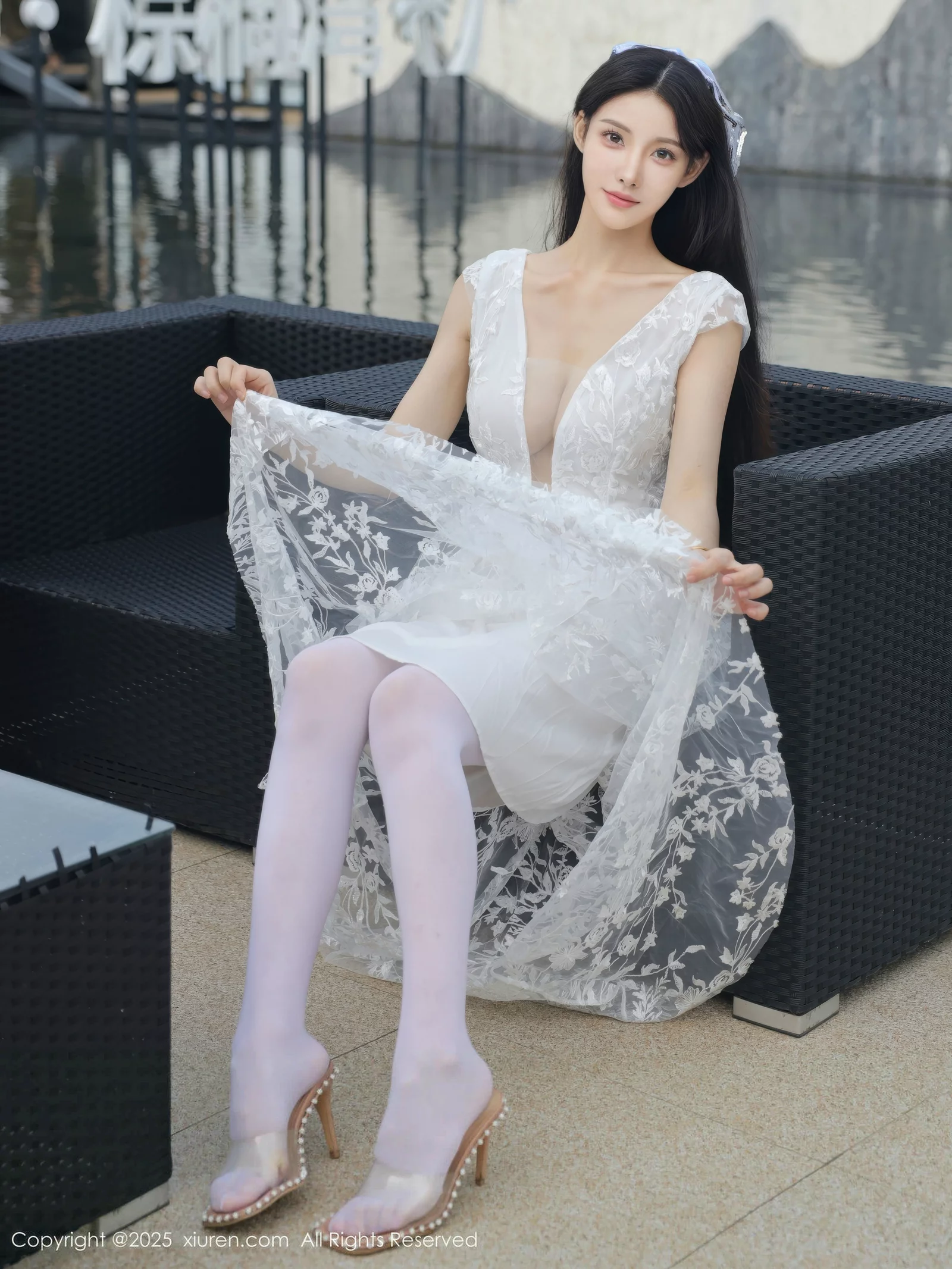   [XiuRen]高清写真图 2025.08.18 No.10661 梨霜儿 白色婚纱第21张图片