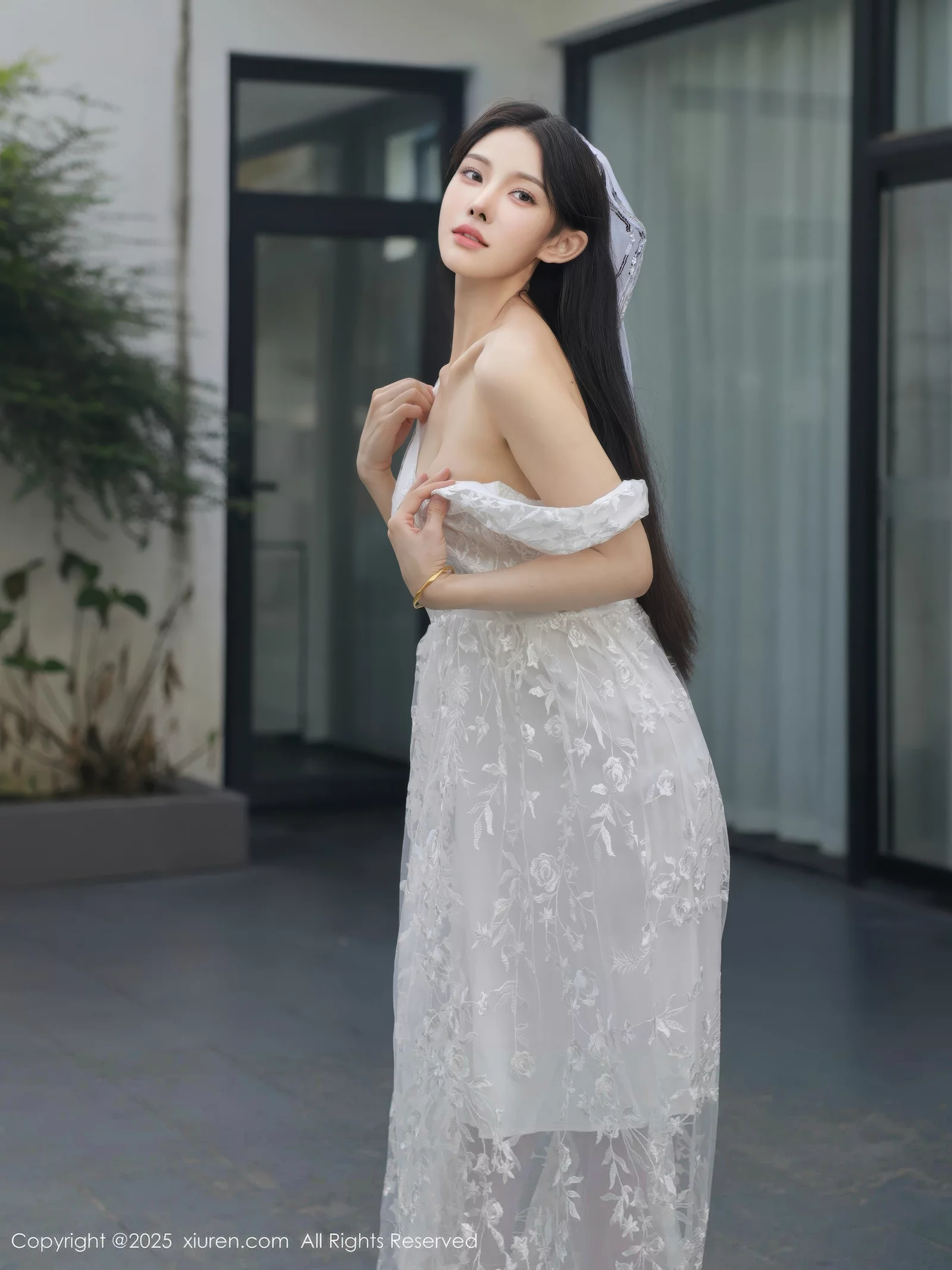   [XiuRen]高清写真图 2025.08.18 No.10661 梨霜儿 白色婚纱第38张图片