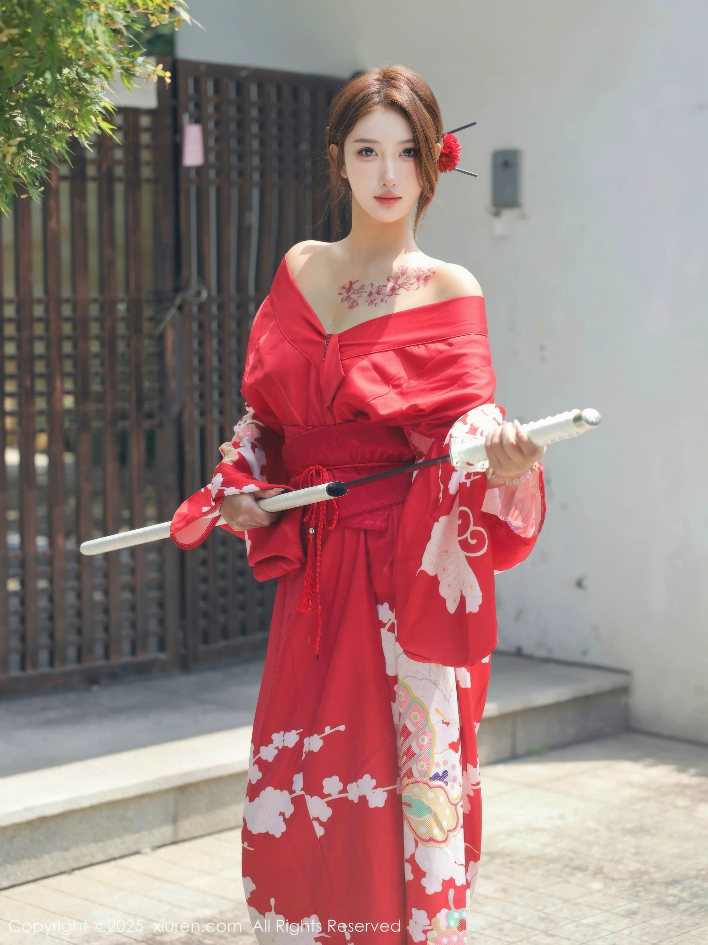   [XiuRen]高清写真图 2025.08.22 No.10683 金允希Yuki 红色和服第1张图片