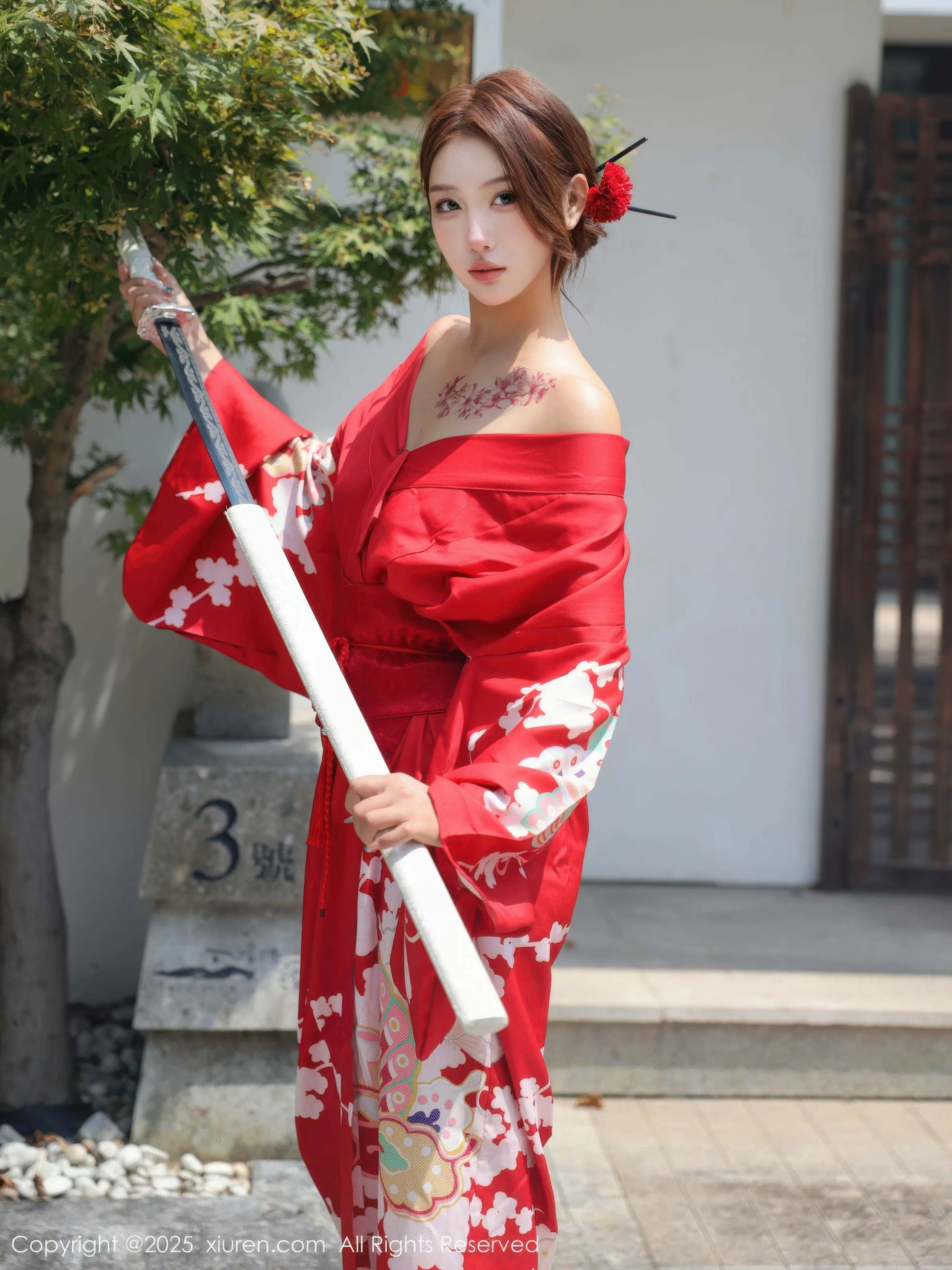  [XiuRen]高清写真图 2025.08.22 No.10683 金允希Yuki 红色和服第2张图片