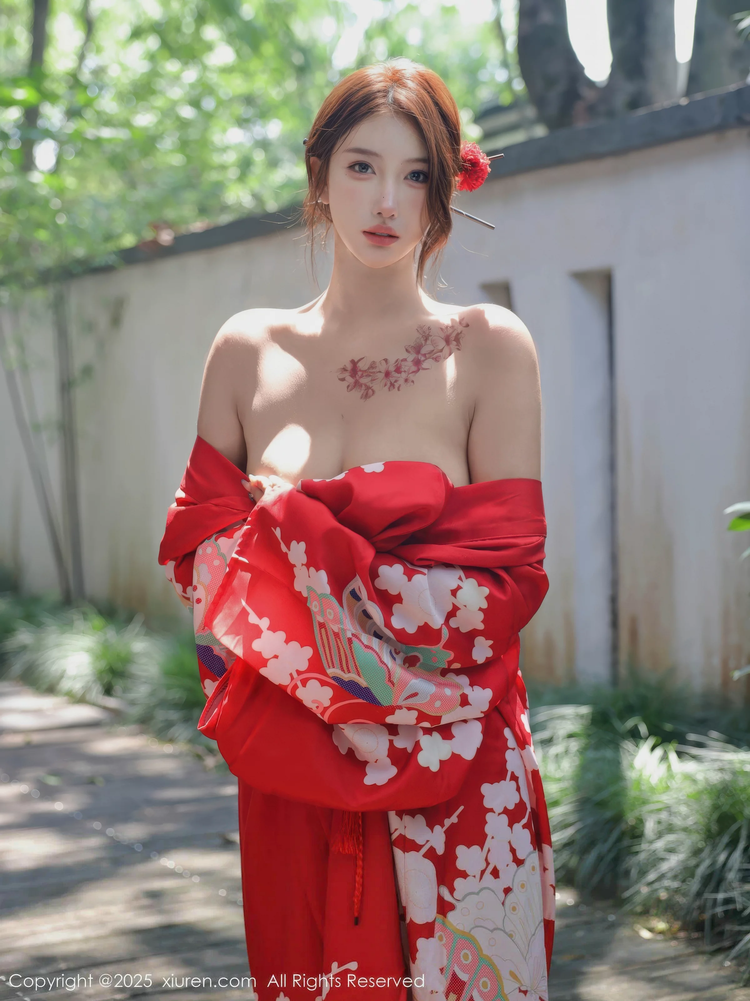   [XiuRen]高清写真图 2025.08.22 No.10683 金允希Yuki 红色和服第22张图片