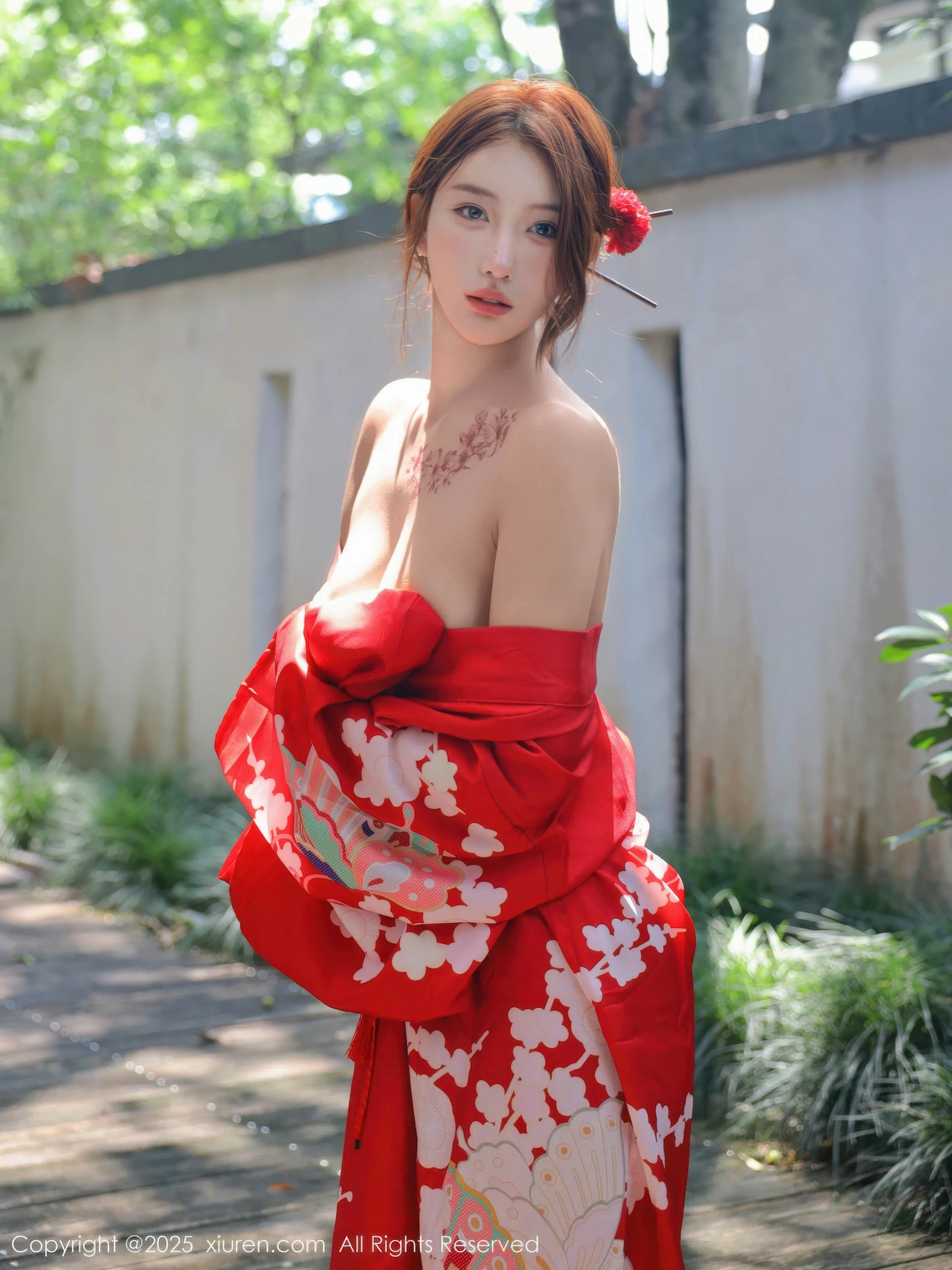   [XiuRen]高清写真图 2025.08.22 No.10683 金允希Yuki 红色和服第24张图片