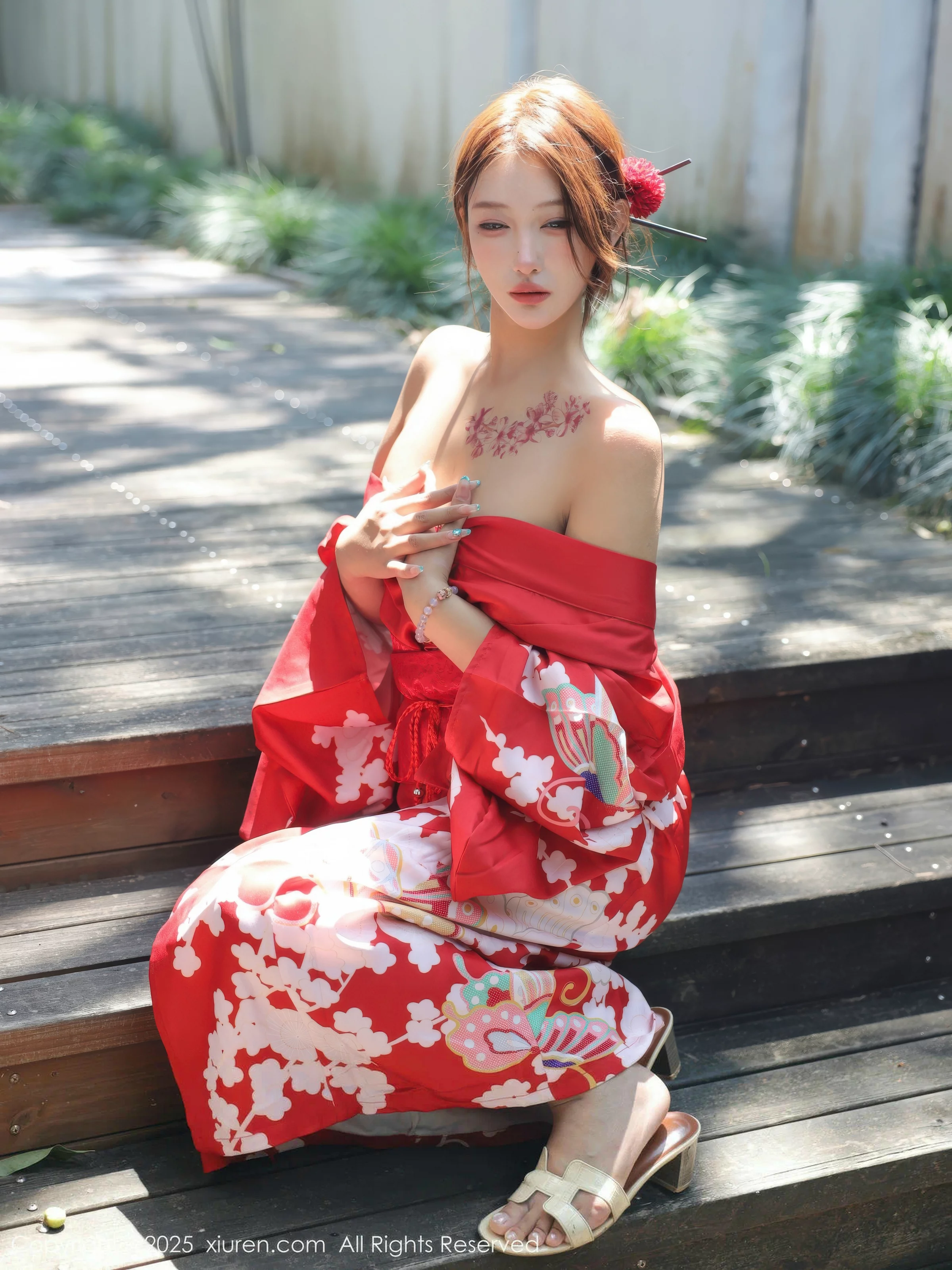   [XiuRen]高清写真图 2025.08.22 No.10683 金允希Yuki 红色和服第28张图片
