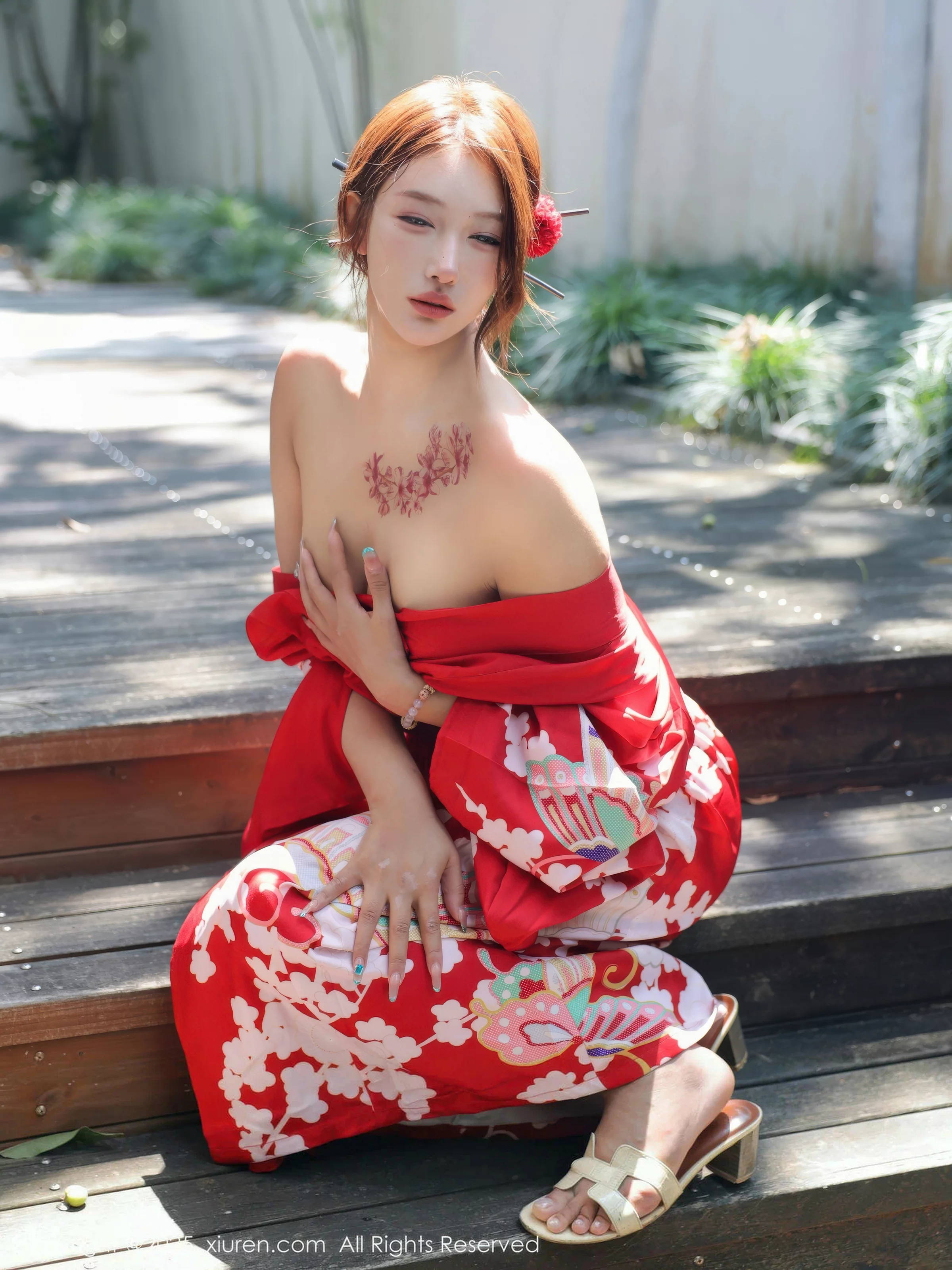   [XiuRen]高清写真图 2025.08.22 No.10683 金允希Yuki 红色和服第29张图片