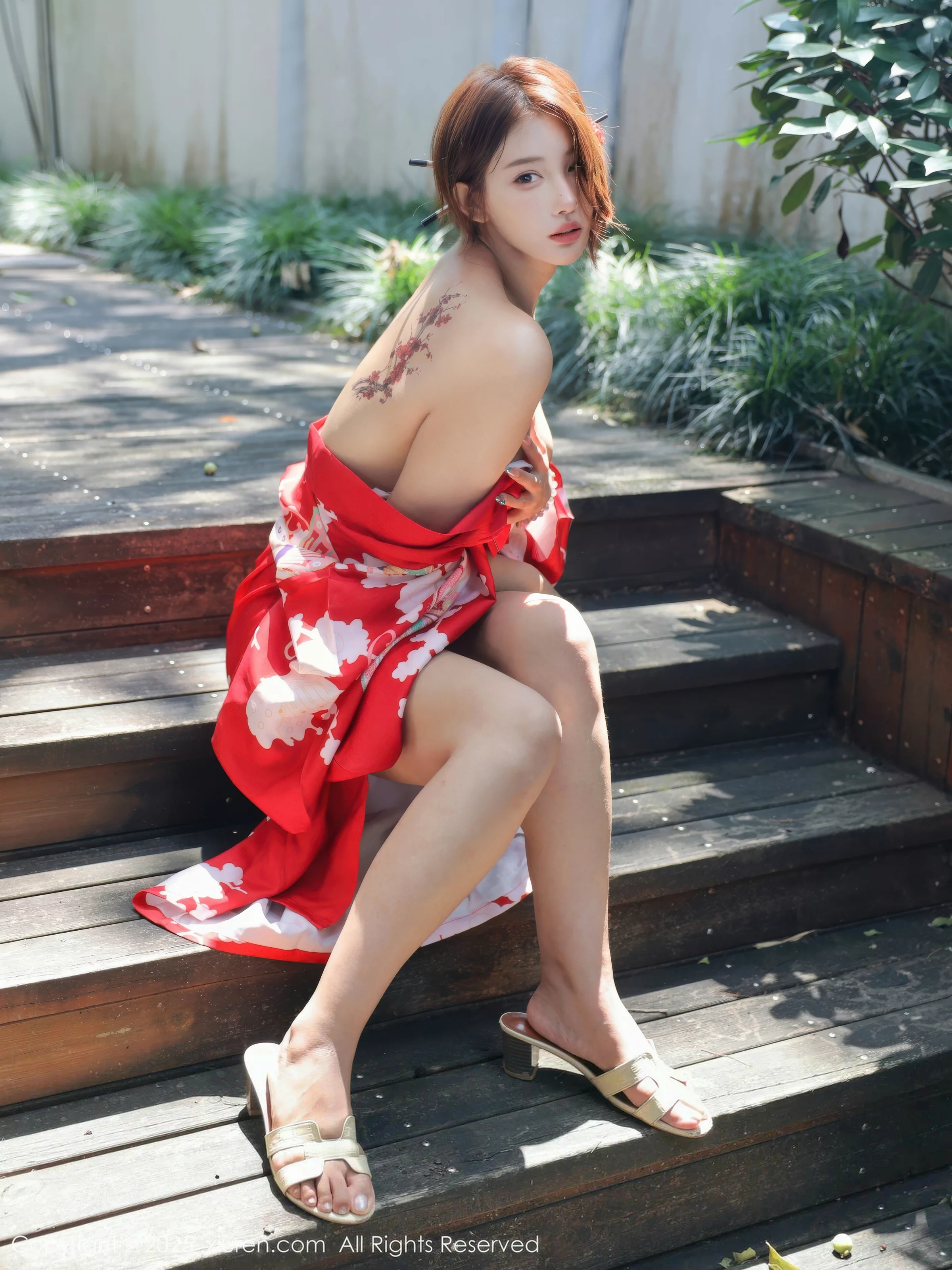   [XiuRen]高清写真图 2025.08.22 No.10683 金允希Yuki 红色和服第34张图片