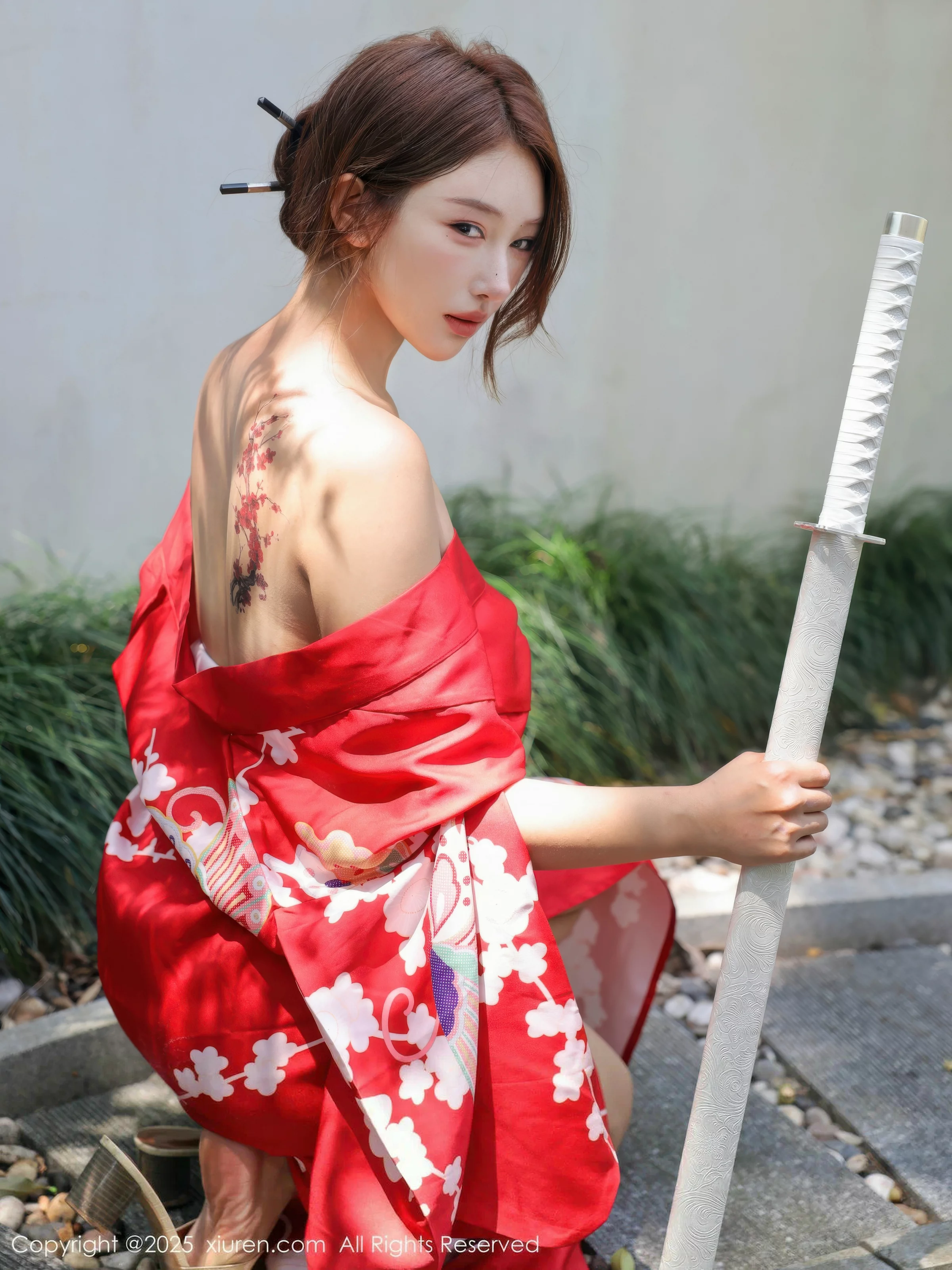   [XiuRen]高清写真图 2025.08.22 No.10683 金允希Yuki 红色和服第43张图片