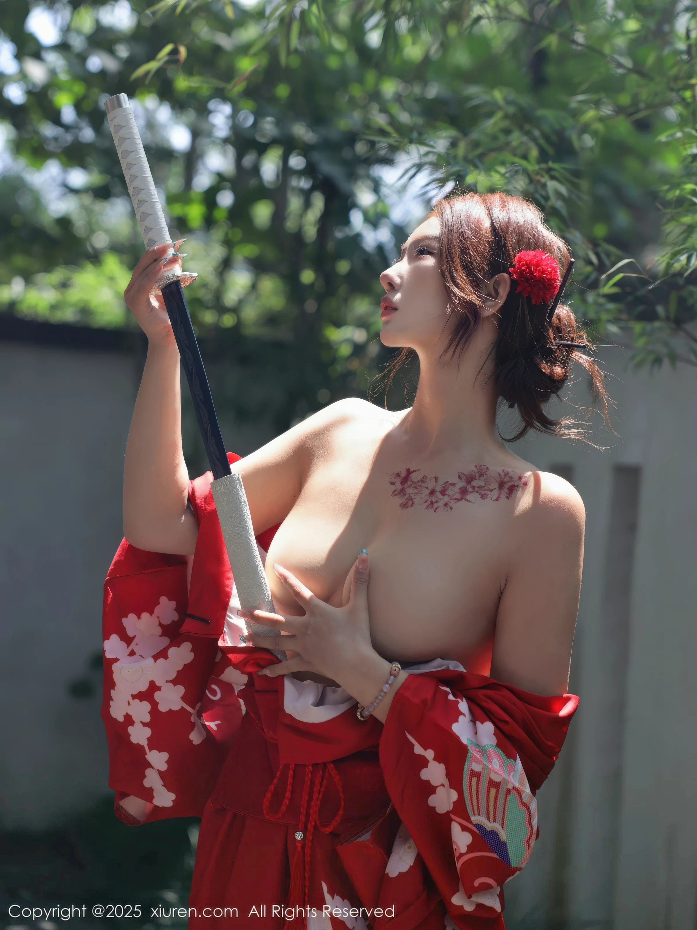   [XiuRen]高清写真图 2025.08.22 No.10683 金允希Yuki 红色和服第44张图片
