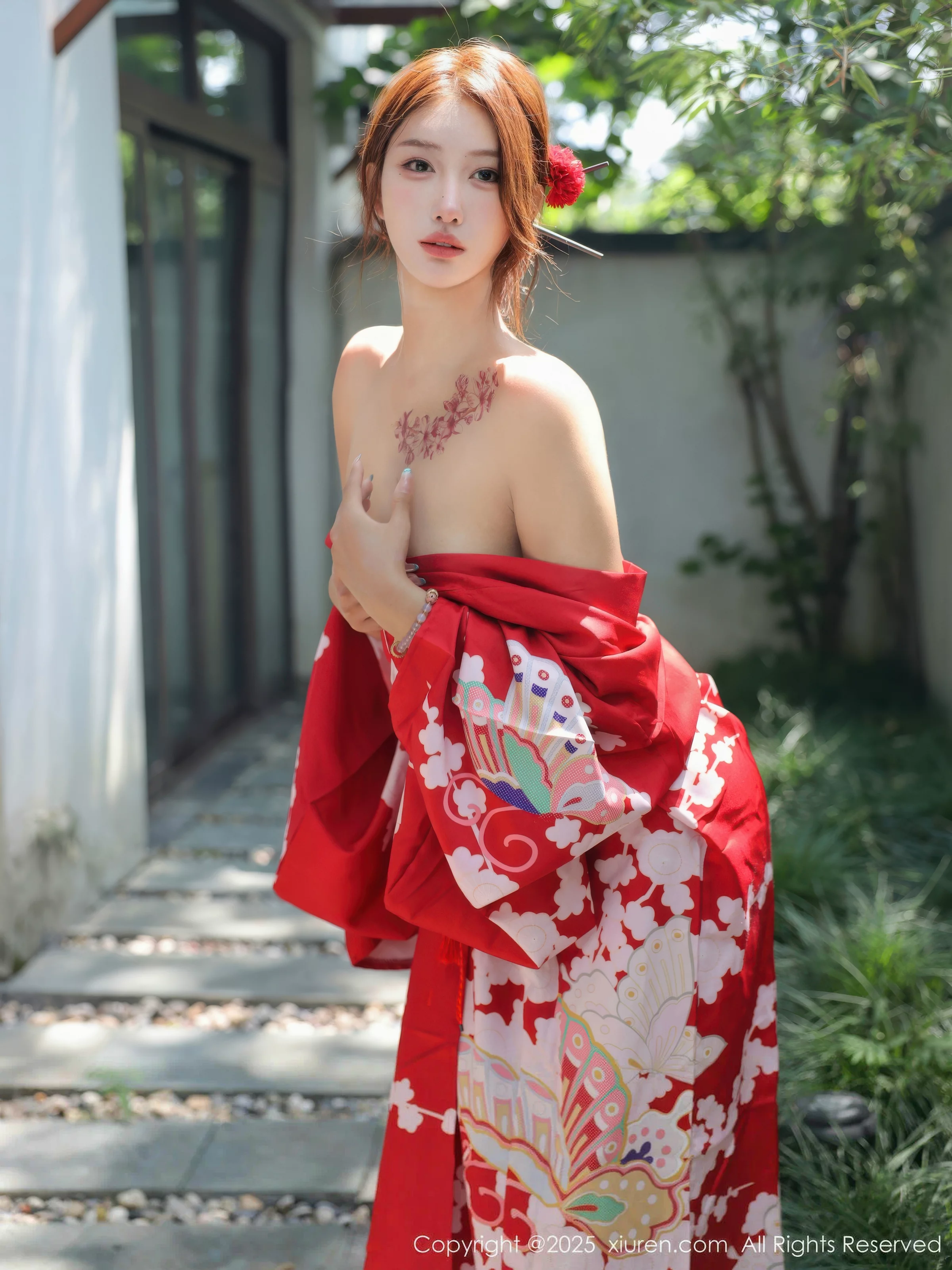   [XiuRen]高清写真图 2025.08.22 No.10683 金允希Yuki 红色和服第48张图片