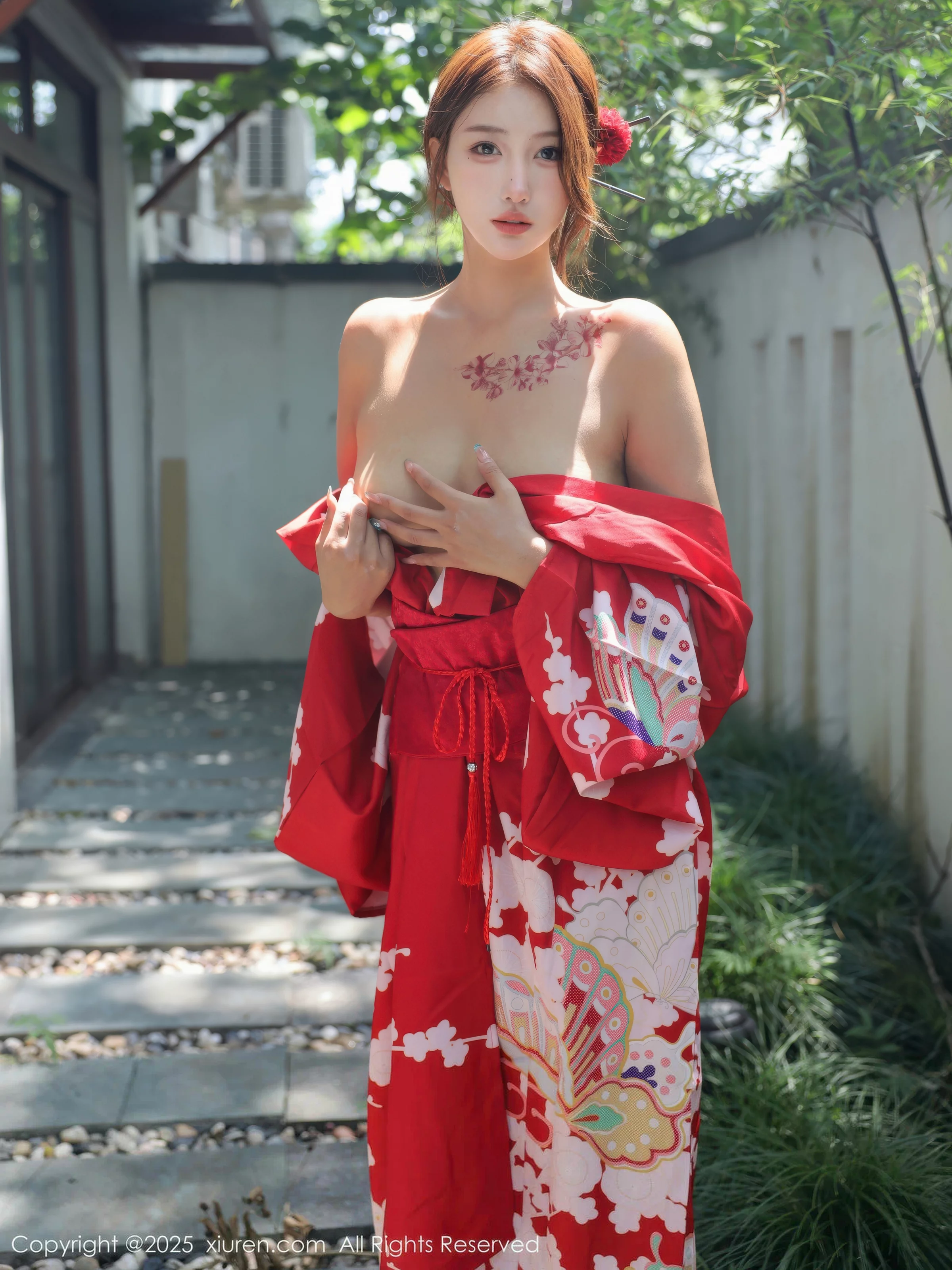   [XiuRen]高清写真图 2025.08.22 No.10683 金允希Yuki 红色和服第49张图片