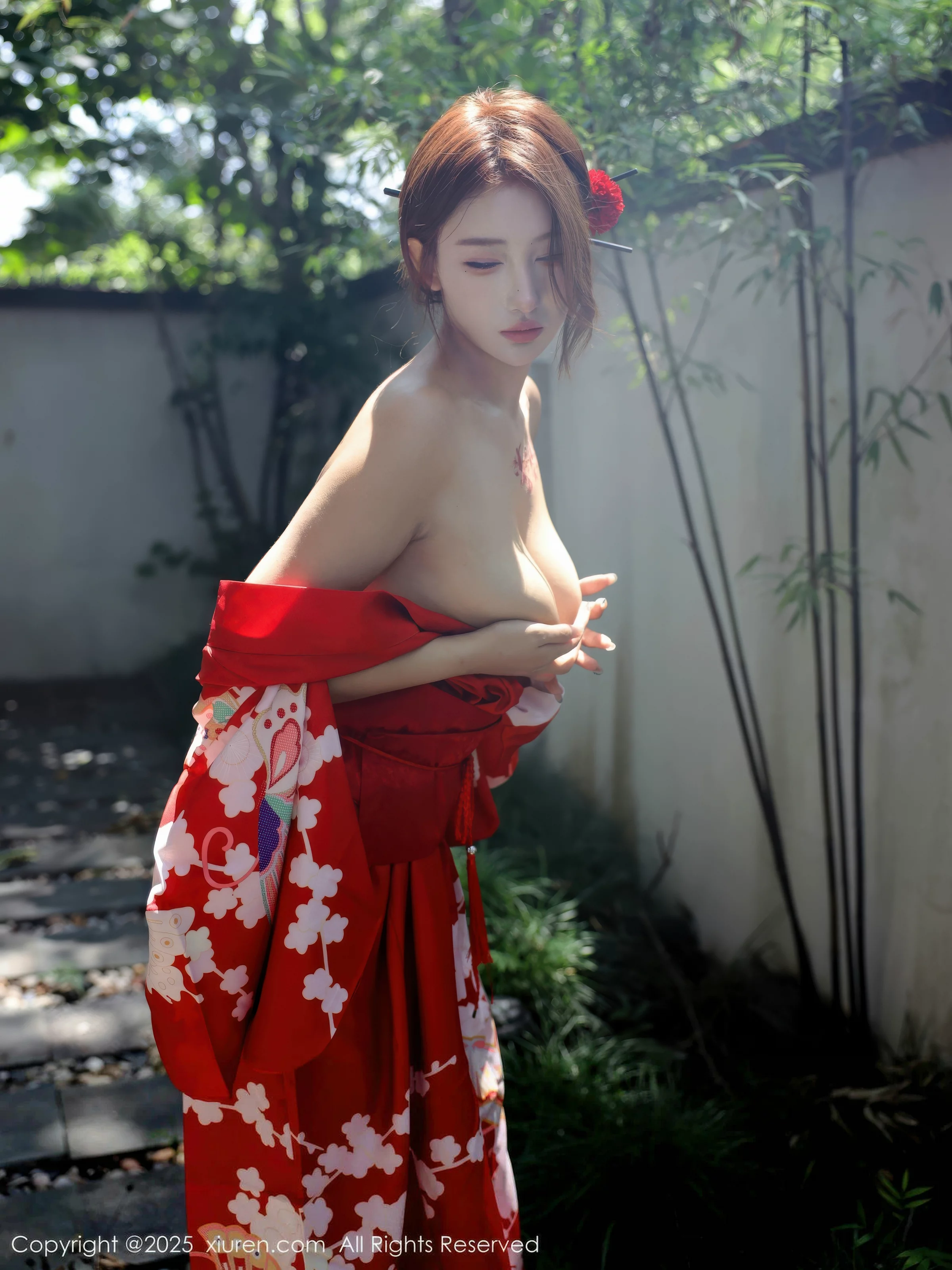   [XiuRen]高清写真图 2025.08.22 No.10683 金允希Yuki 红色和服第51张图片