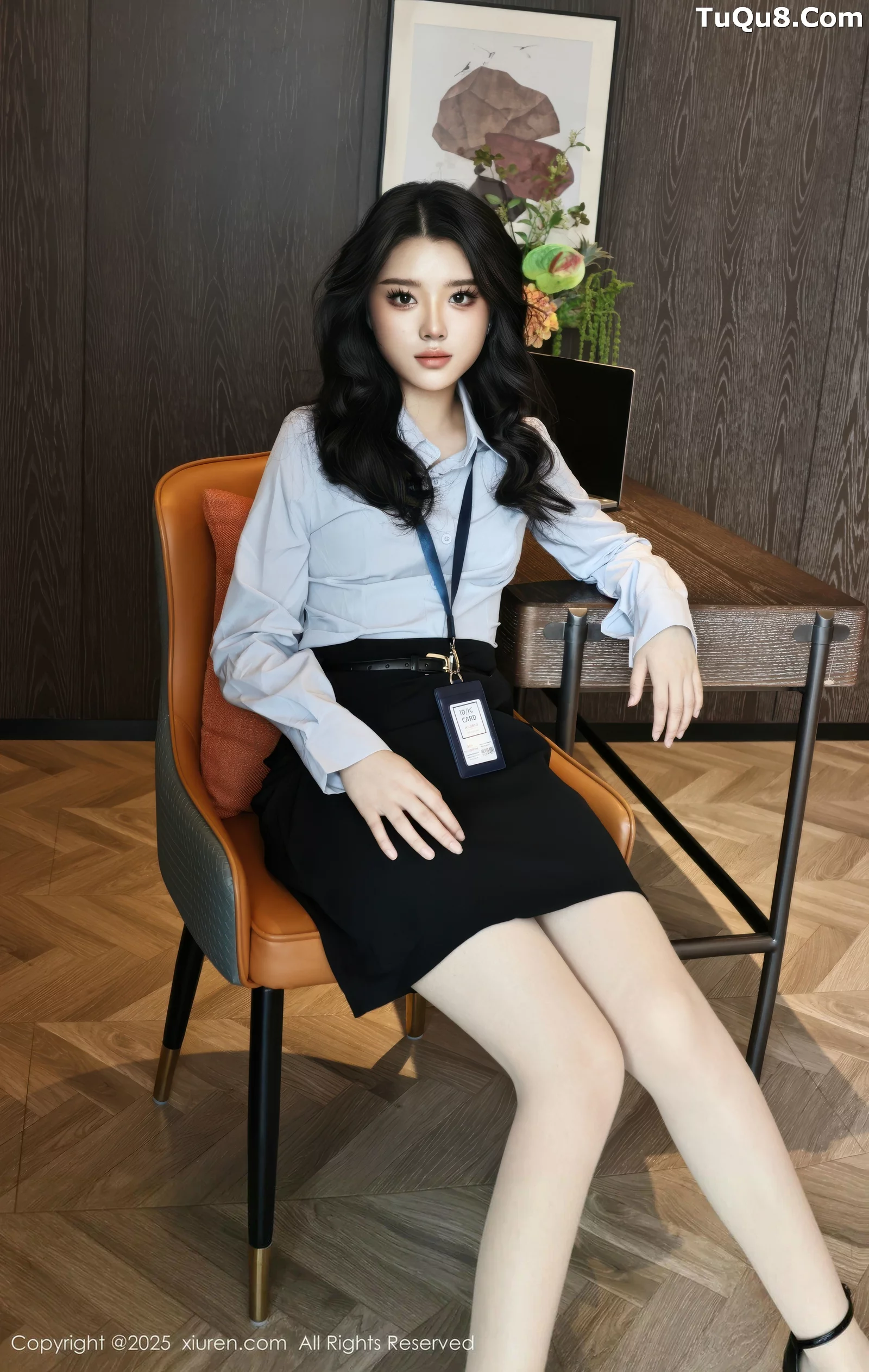   [XiuRen]高清写真图 2025.08.21 No.10674 糯梨子 性感OL第14张图片