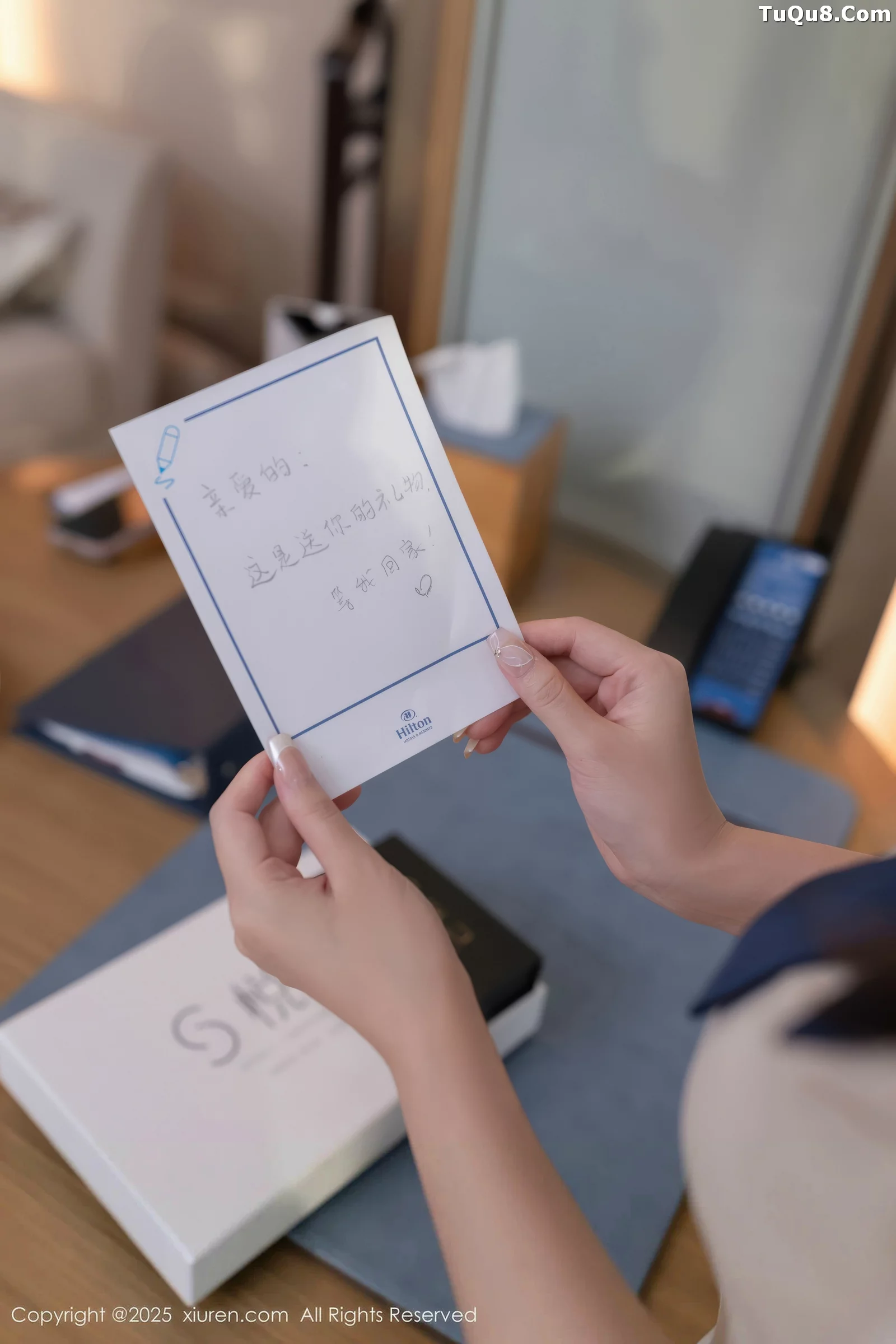   [XiuRen]高清写真图 2025.08.27 No.10697 杏子Yada 性感OL第9张图片