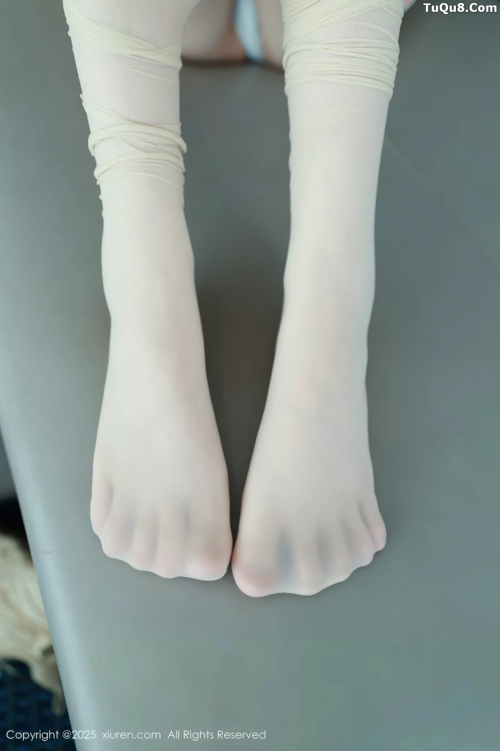   [XiuRen]高清写真图 2025.08.28 No.10702 糯咪 白色短裙第47张图片