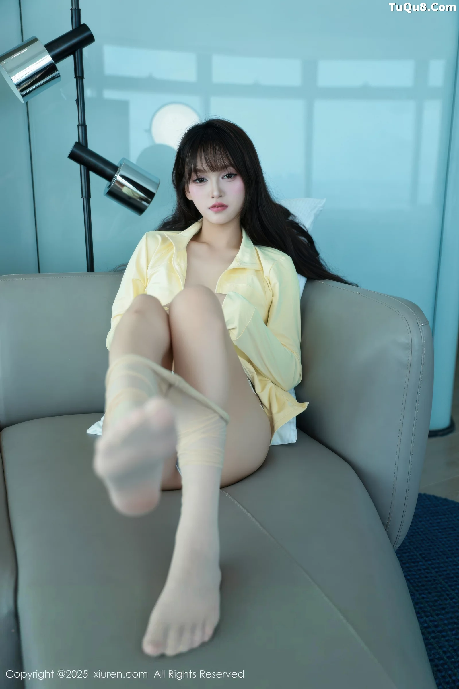   [XiuRen]高清写真图 2025.08.28 No.10702 糯咪 白色短裙第49张图片