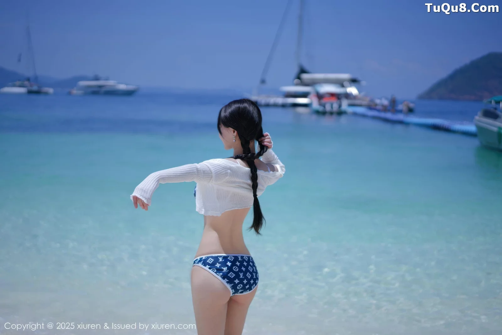   [XiuRen]高清写真图 2025.08.28 No.10699 心上可Flora 蓝色尾巴第13张图片