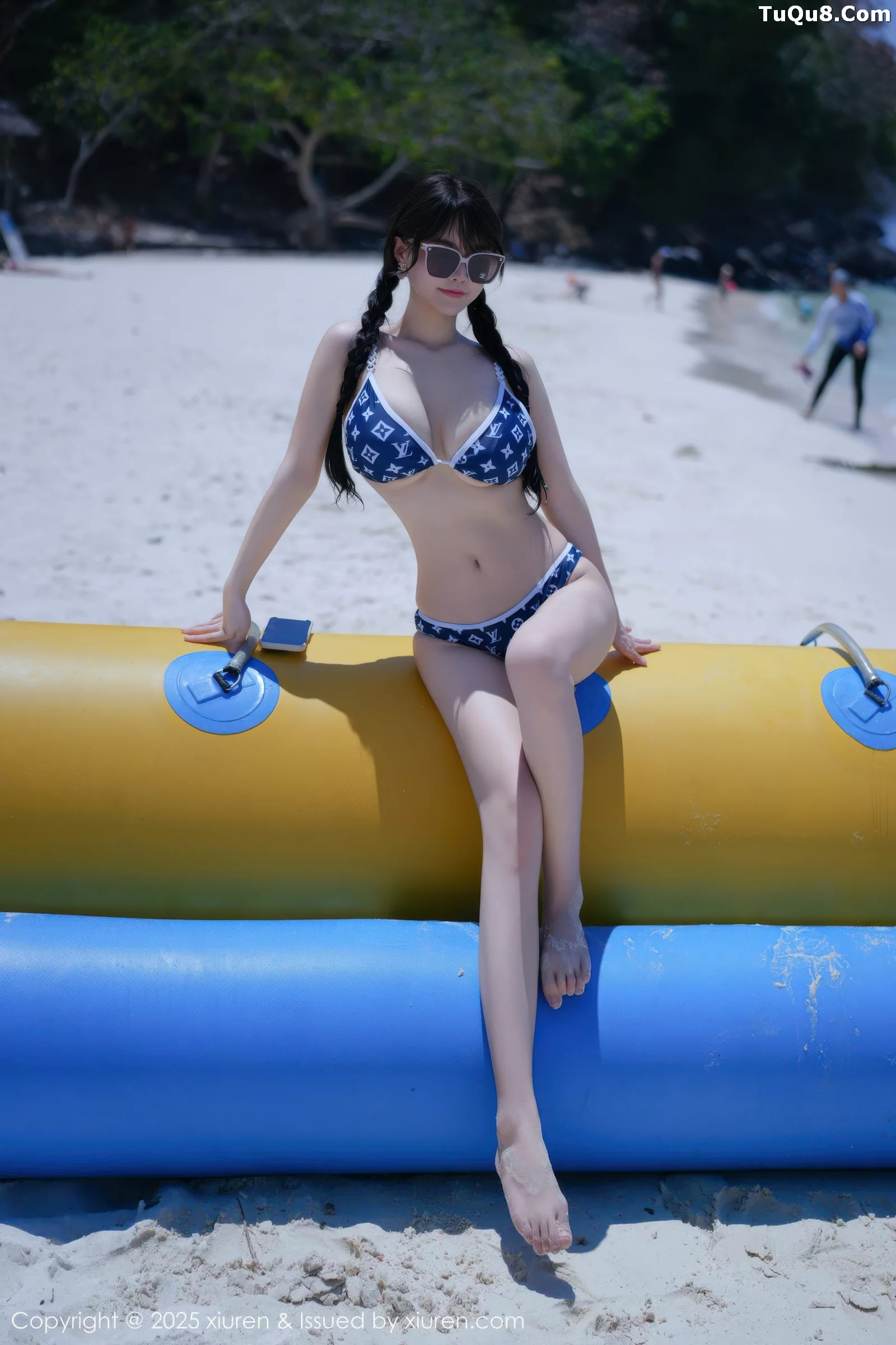   [XiuRen]高清写真图 2025.08.28 No.10699 心上可Flora 蓝色尾巴第22张图片