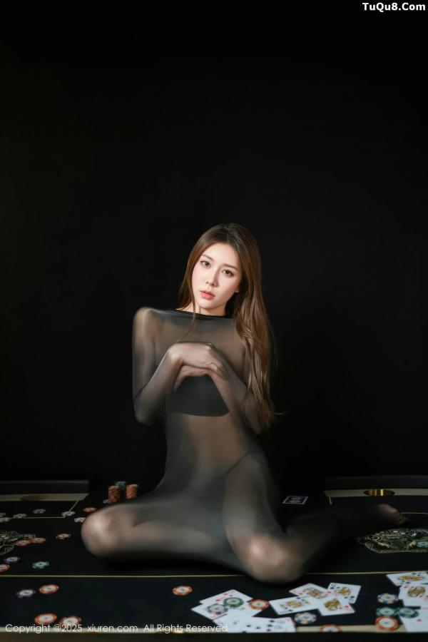   [XiuRen]高清写真图 2025.09.01 No.10713 悦兮 连体黑丝袜第2张图片