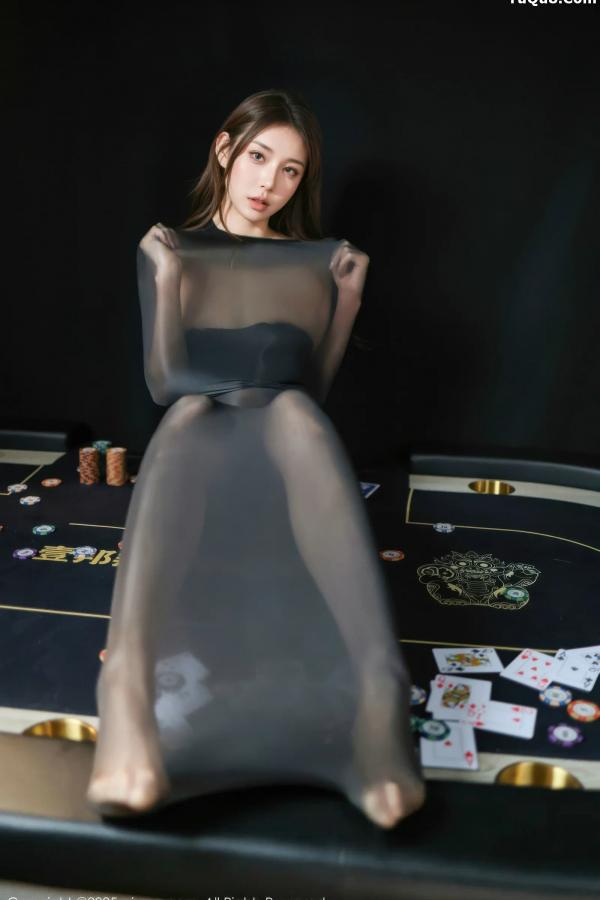   [XiuRen]高清写真图 2025.09.01 No.10713 悦兮 连体黑丝袜第15张图片
