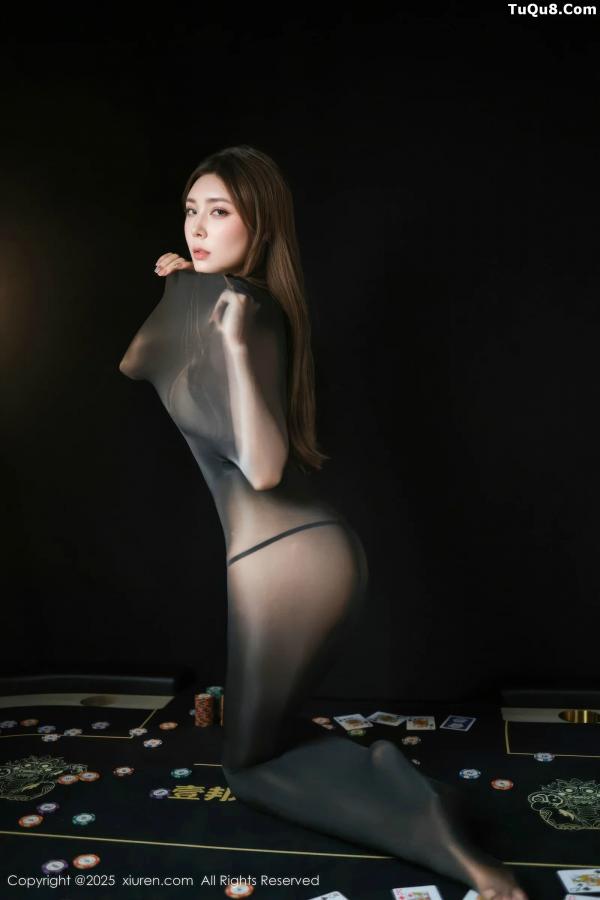   [XiuRen]高清写真图 2025.09.01 No.10713 悦兮 连体黑丝袜第19张图片