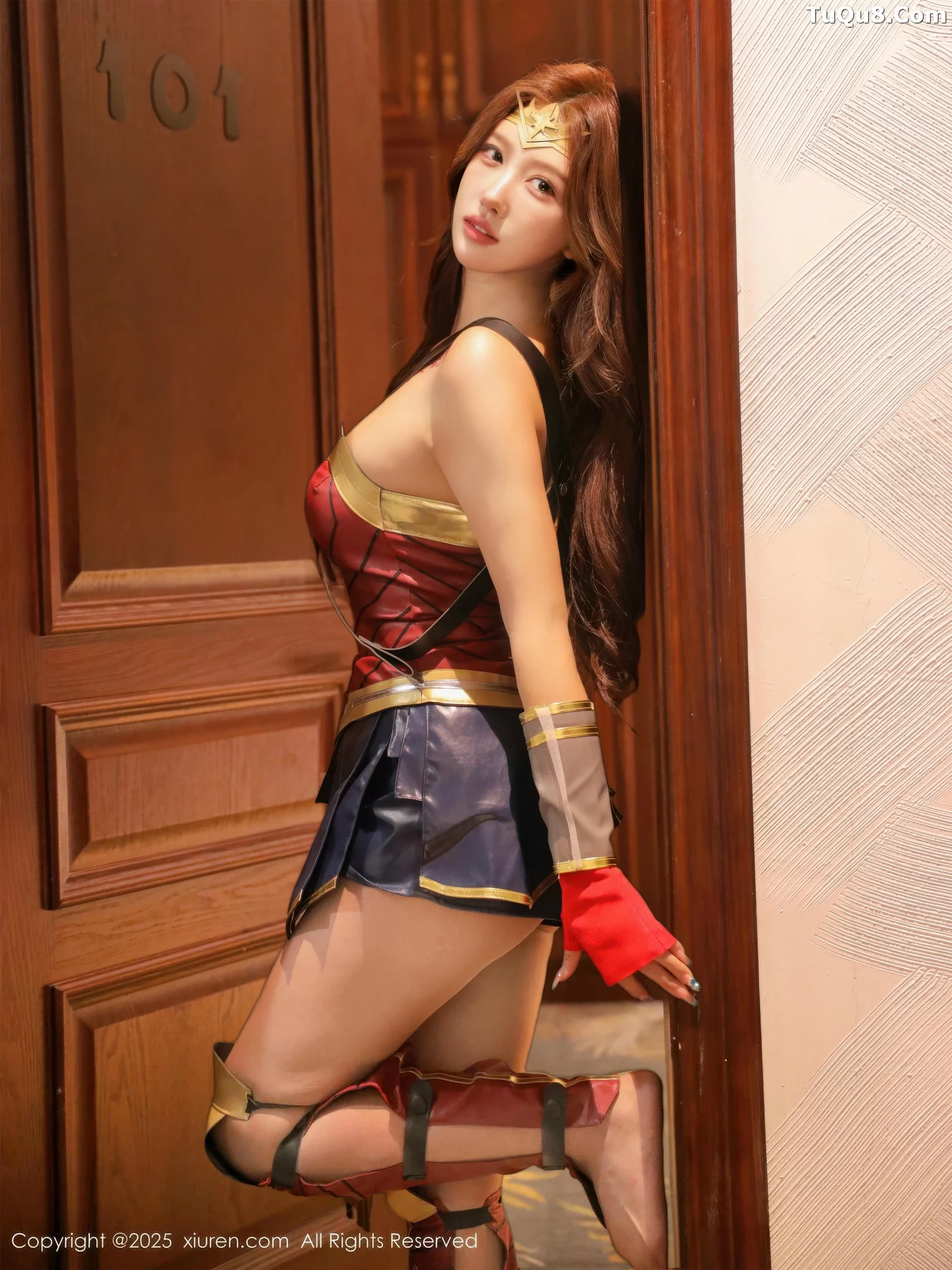   [XiuRen]高清写真图 2025.08.29 No.10710 金允希Yuki 神奇女侠第28张图片