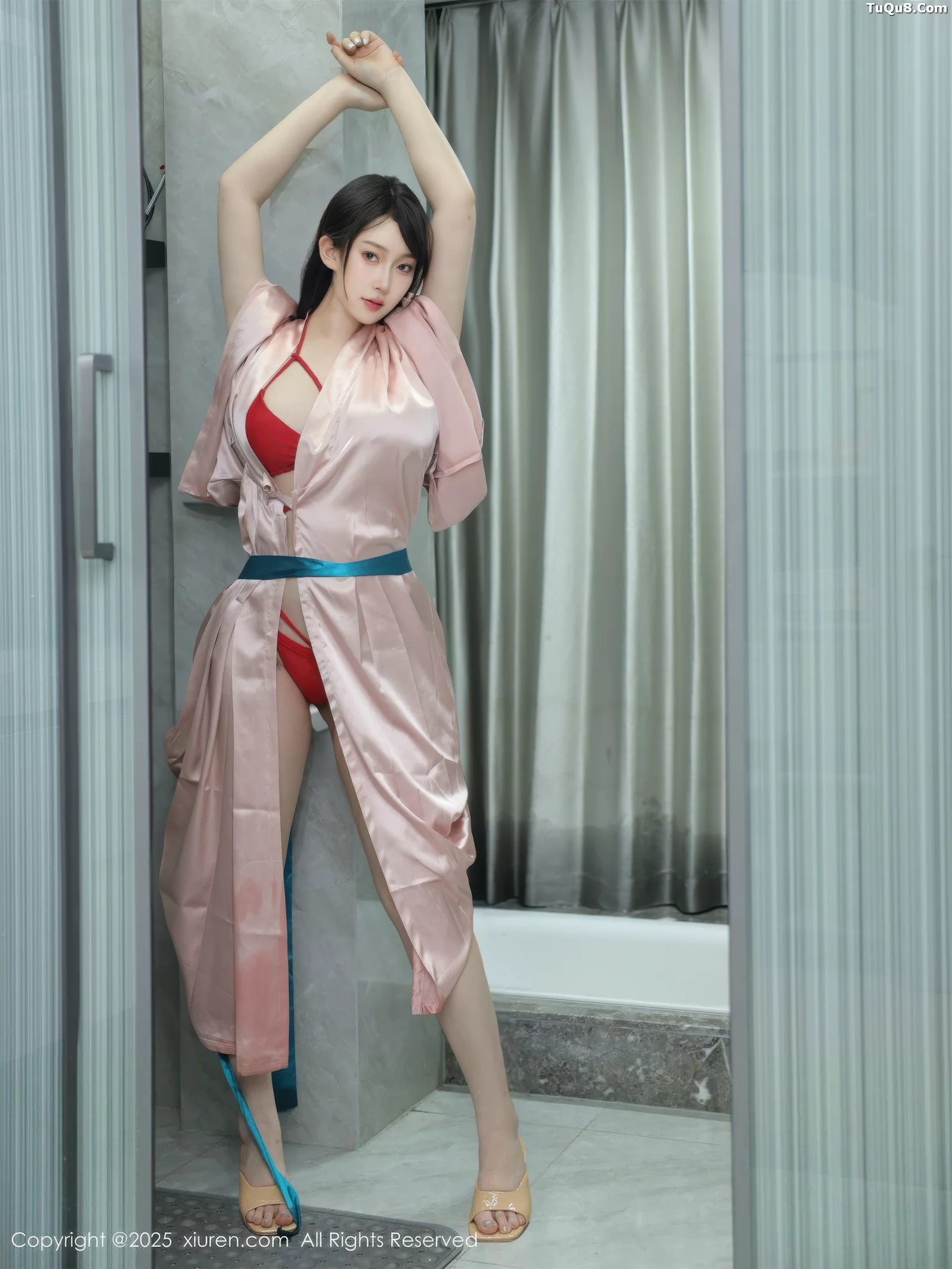   [XiuRen]高清写真图 2025.09.03 No.10724 李沁恩lrene 红色比基尼第14张图片