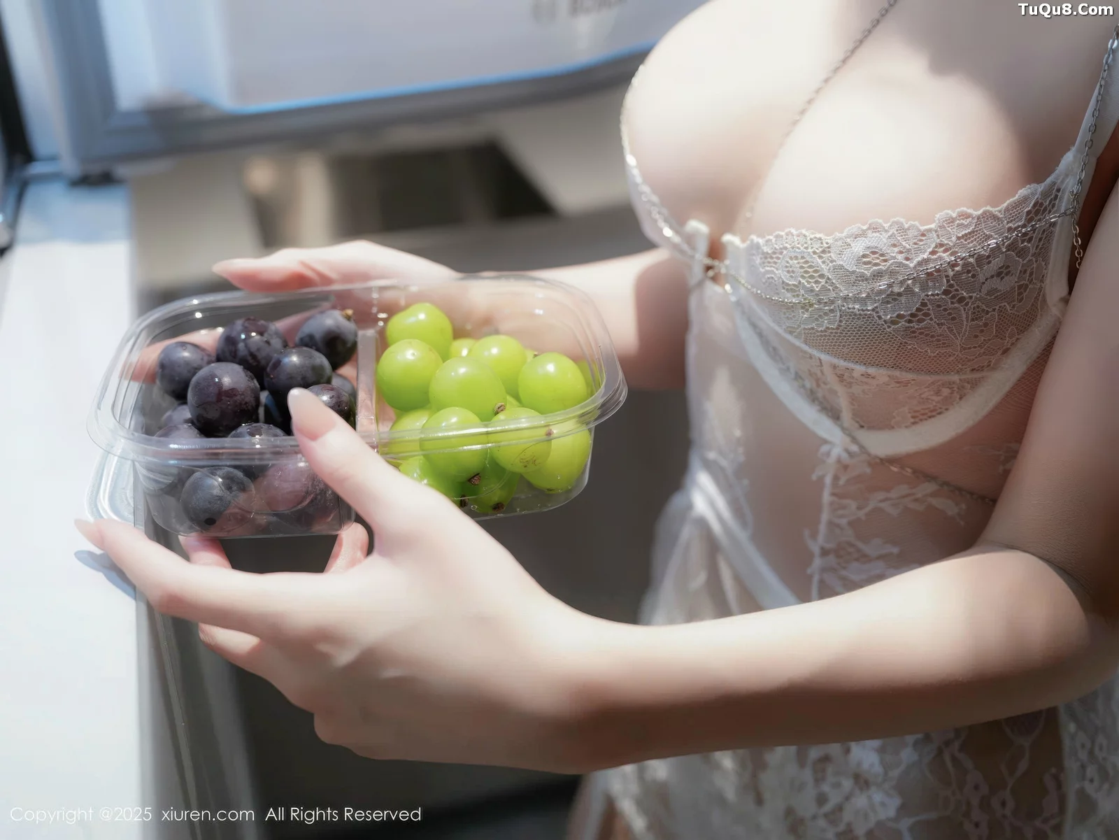   [XiuRen]高清写真图 2025.09.03 No.10722 林嘉旎 白色丝袜第3张图片