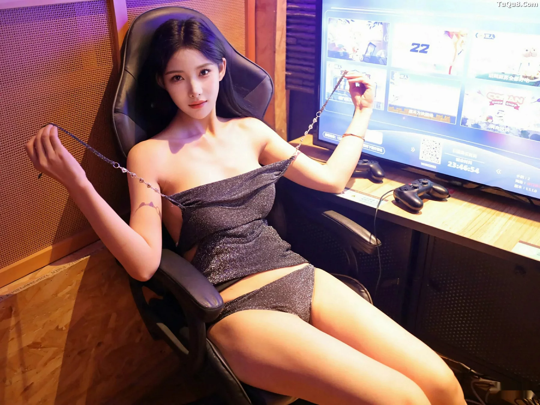   [XiuRen]高清写真图 2025.09.22 No.10794 梨霜儿 电竞少女第52张图片