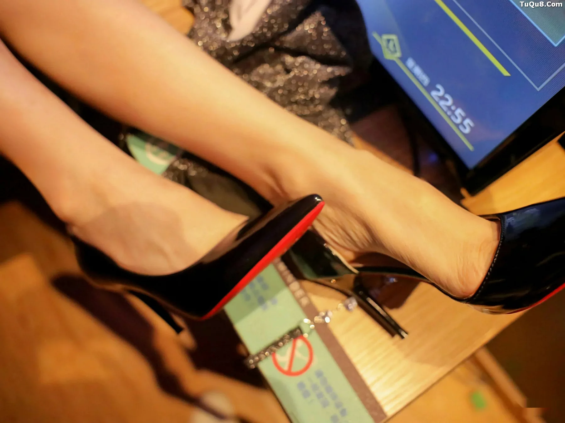   [XiuRen]高清写真图 2025.09.22 No.10794 梨霜儿 电竞少女第56张图片