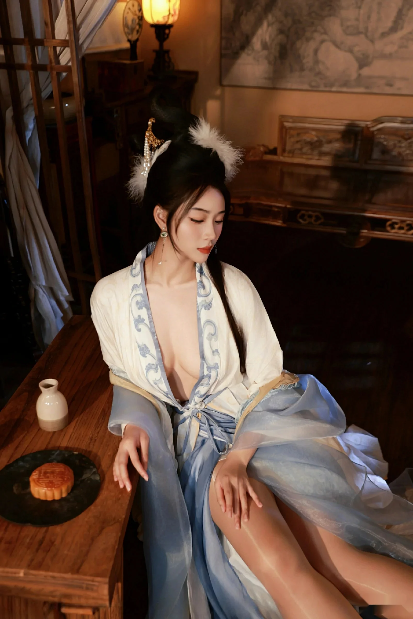  [XiuRen]高清写真图 2025.09.30 No.10835 南乔 中秋主题第18张图片