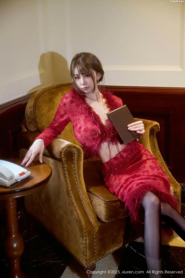   [XiuRen]高清写真图 2025.10.10 No.10848 Zoe柚柚 复古服饰第16张图片