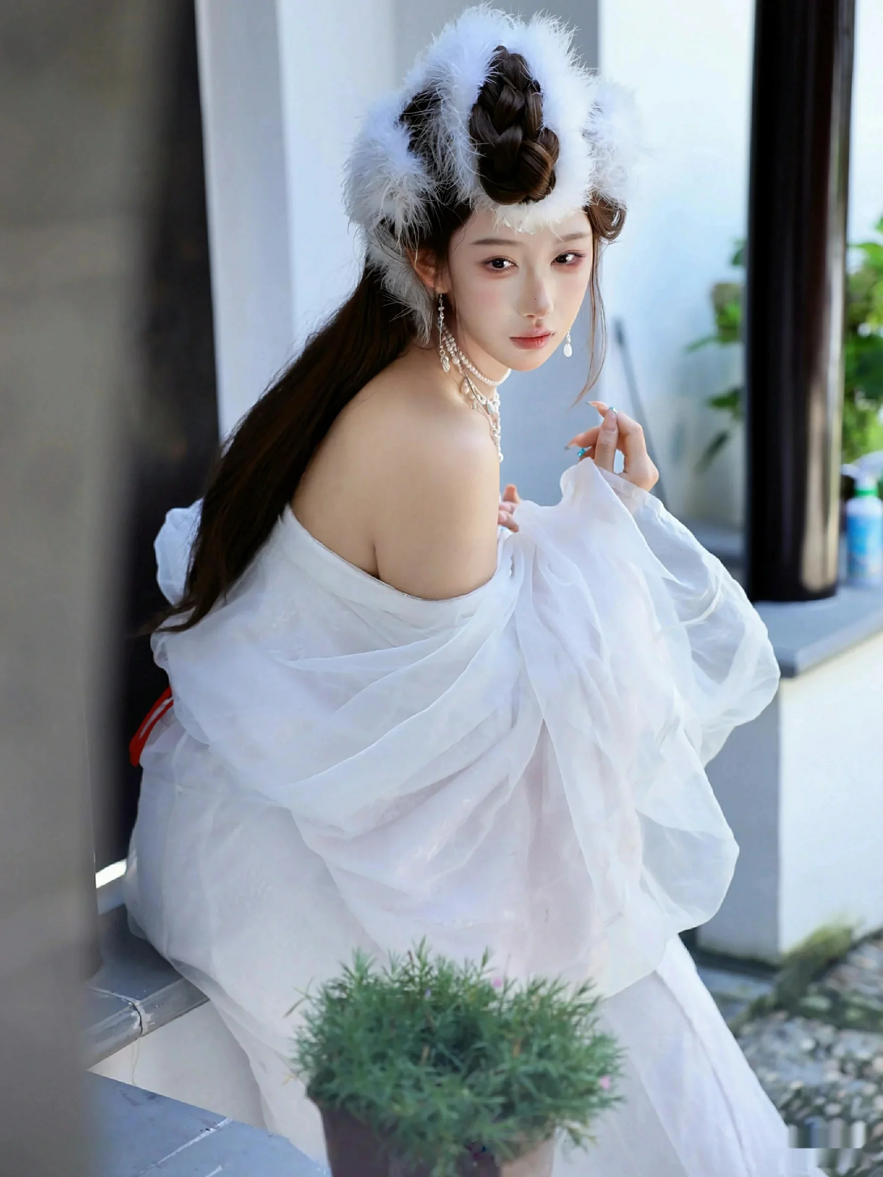   [XiuRen]高清写真图 2025.10.09 No.10843 金允希Yuki 低胸长裙第10张图片