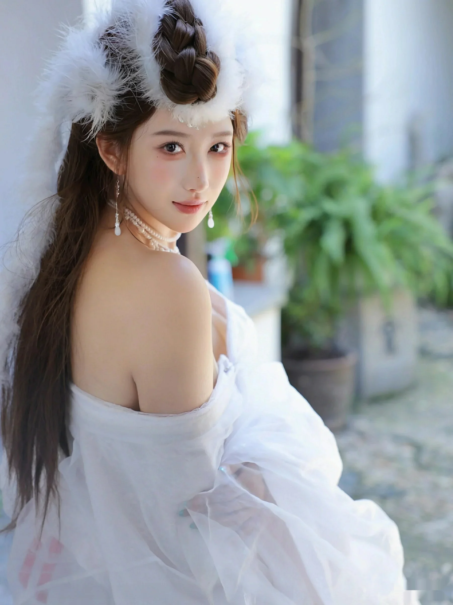   [XiuRen]高清写真图 2025.10.09 No.10843 金允希Yuki 低胸长裙第15张图片