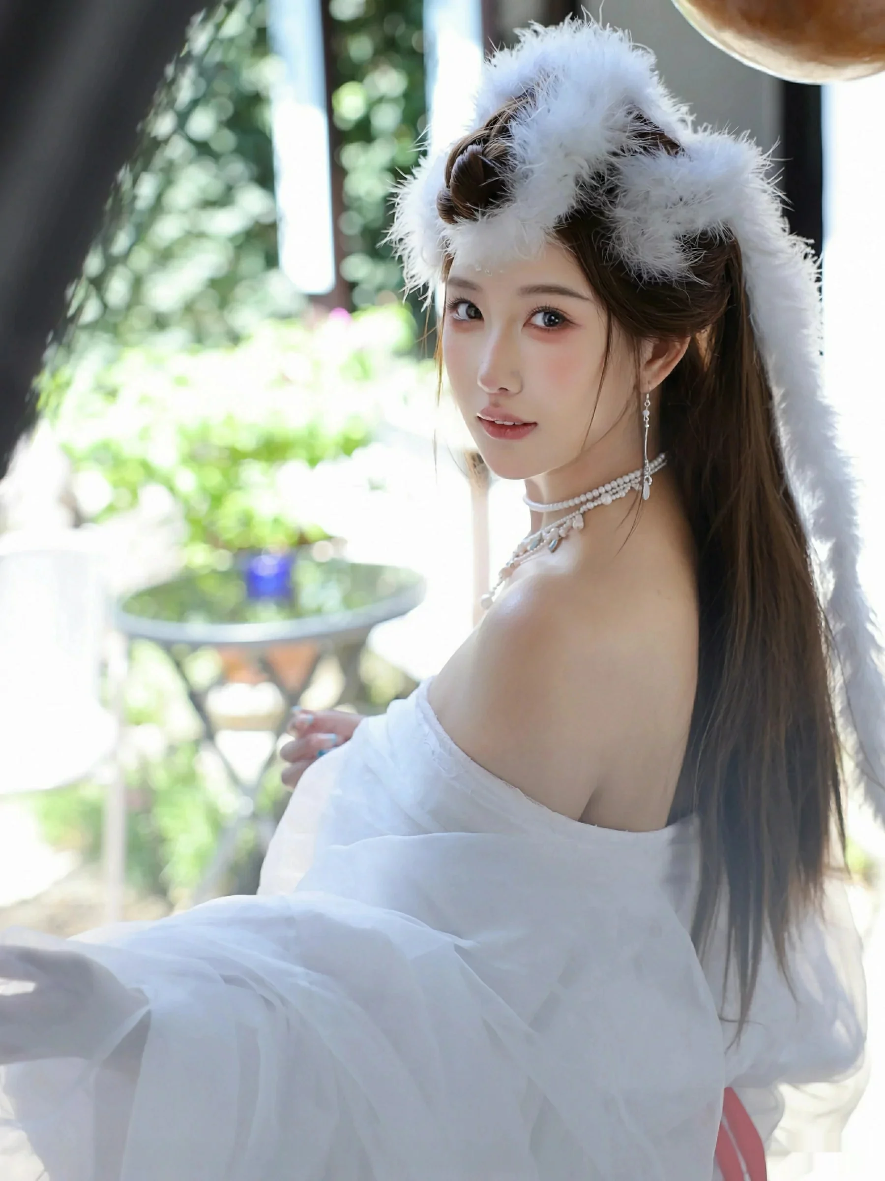   [XiuRen]高清写真图 2025.10.09 No.10843 金允希Yuki 低胸长裙第16张图片
