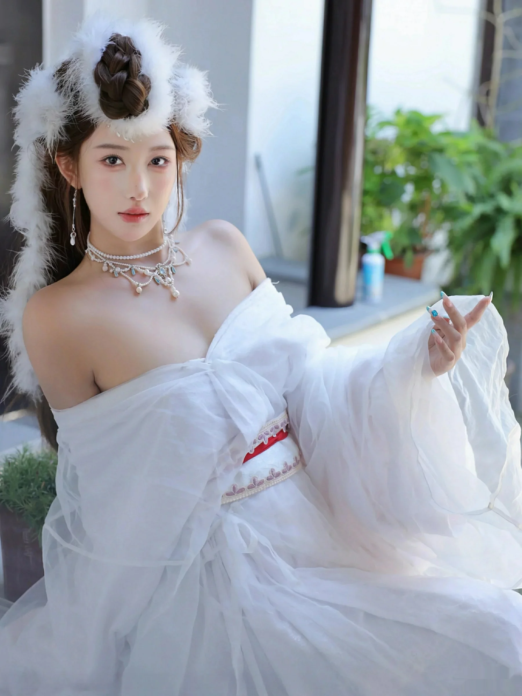   [XiuRen]高清写真图 2025.10.09 No.10843 金允希Yuki 低胸长裙第25张图片