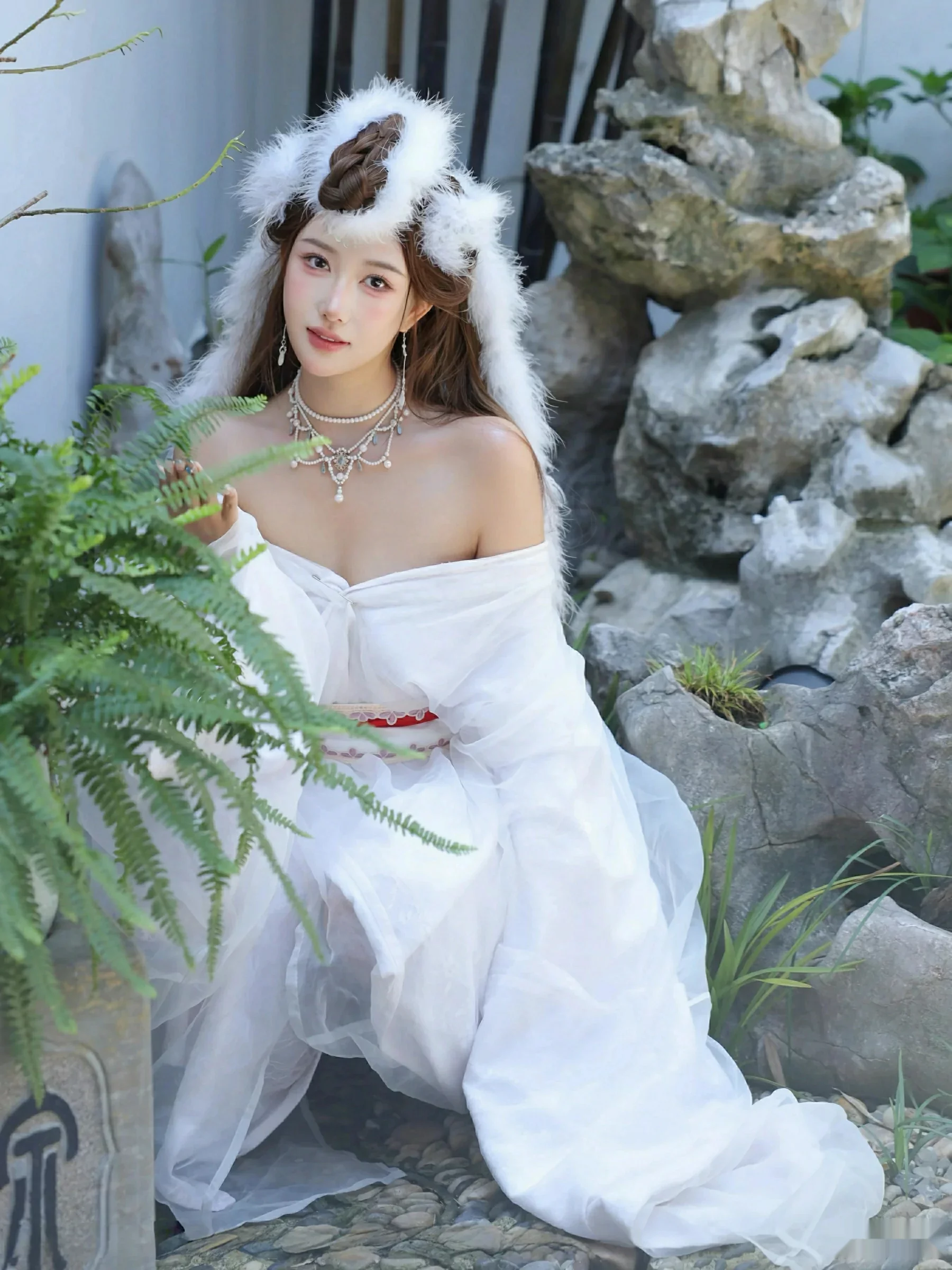   [XiuRen]高清写真图 2025.10.09 No.10843 金允希Yuki 低胸长裙第31张图片