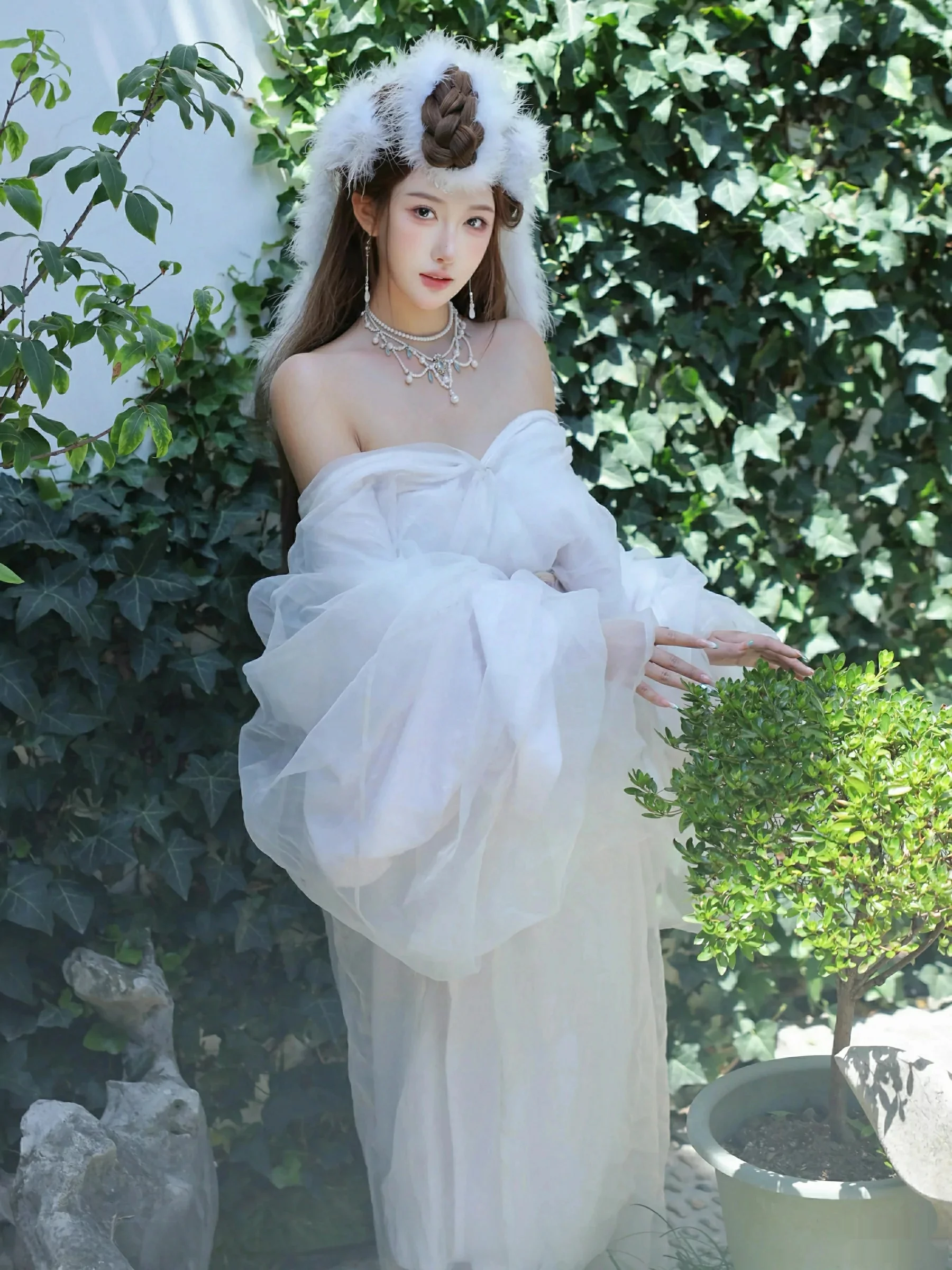   [XiuRen]高清写真图 2025.10.09 No.10843 金允希Yuki 低胸长裙第38张图片