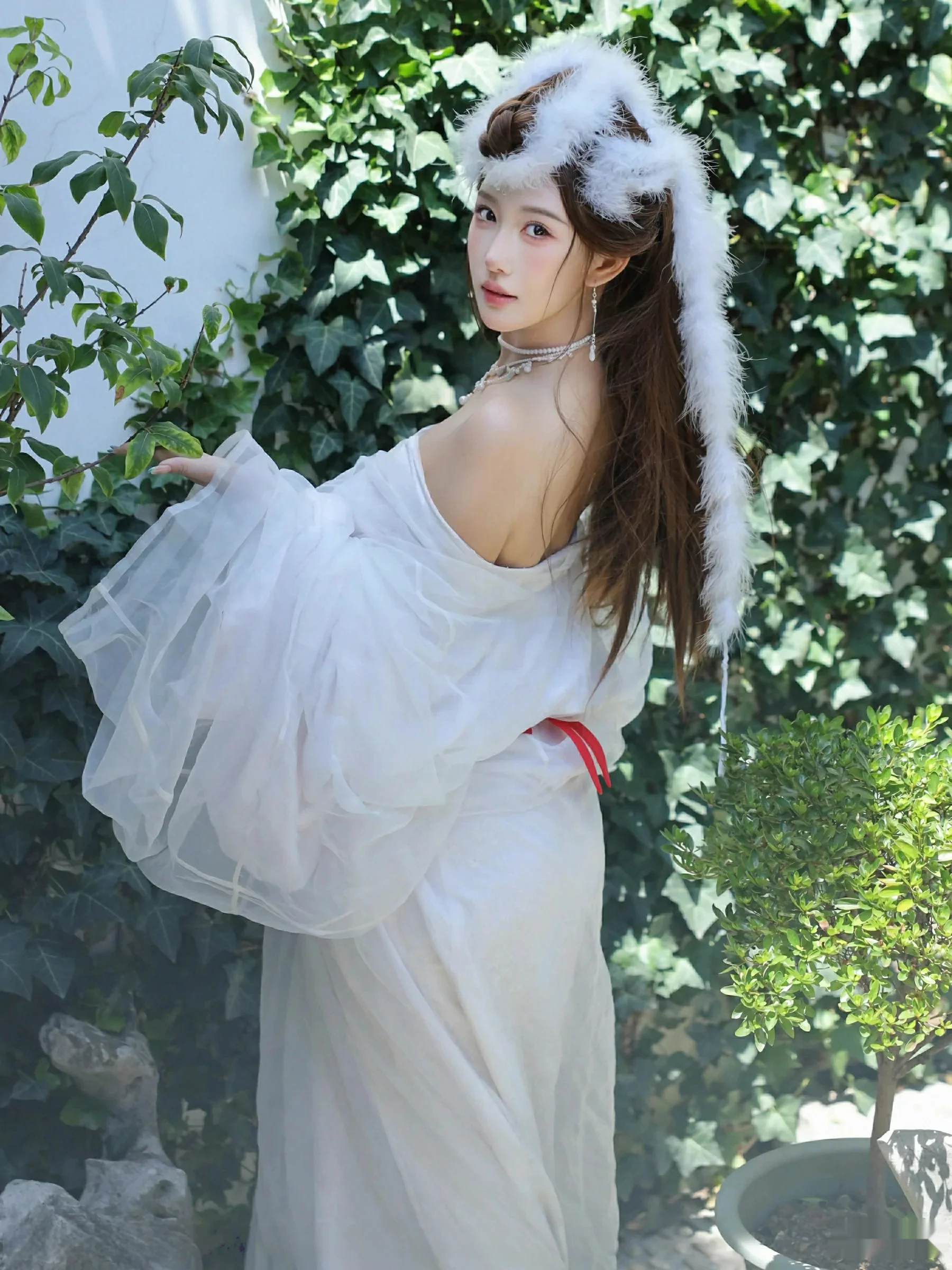   [XiuRen]高清写真图 2025.10.09 No.10843 金允希Yuki 低胸长裙第40张图片