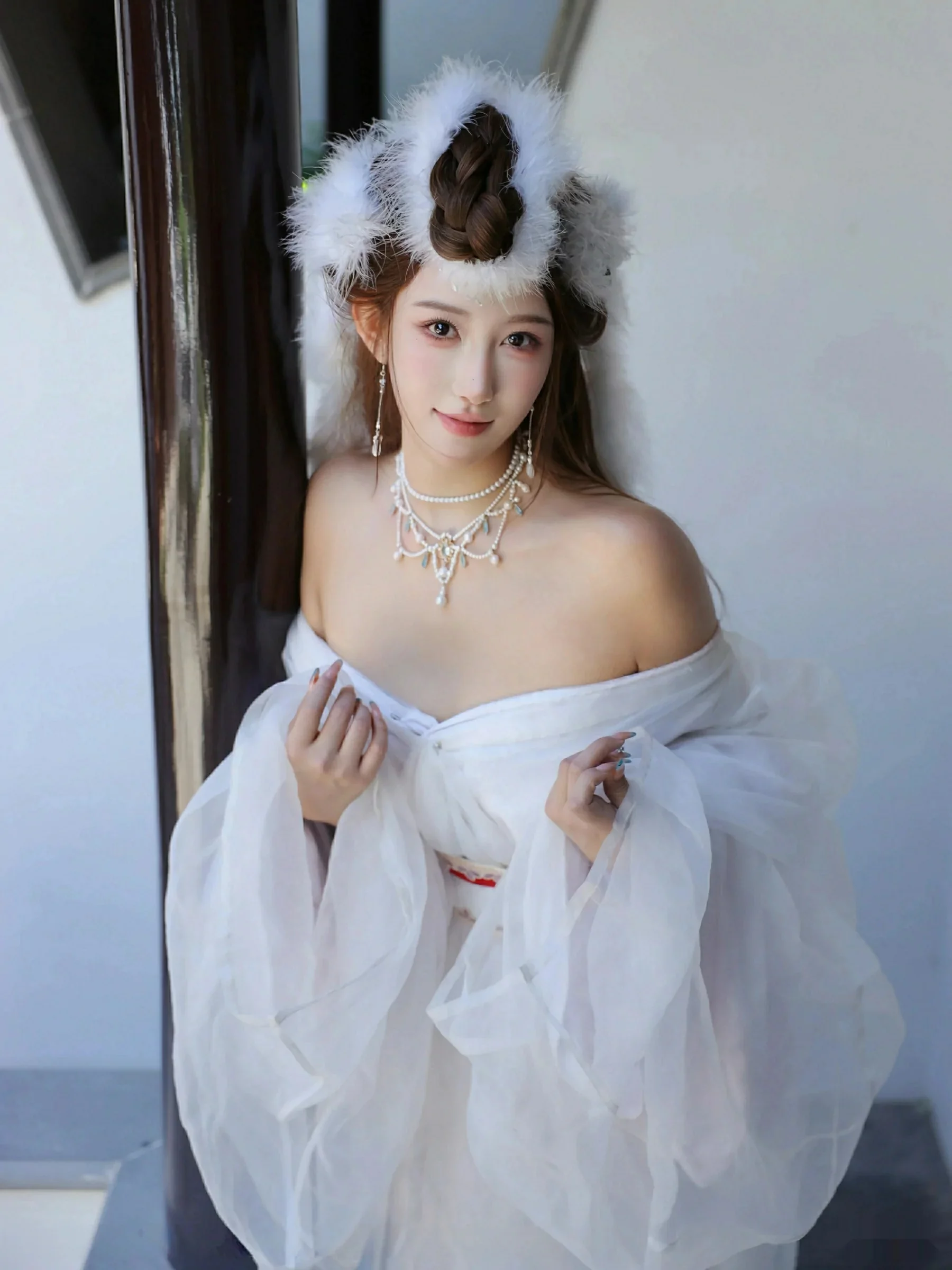  [XiuRen]高清写真图 2025.10.09 No.10843 金允希Yuki 低胸长裙第41张图片