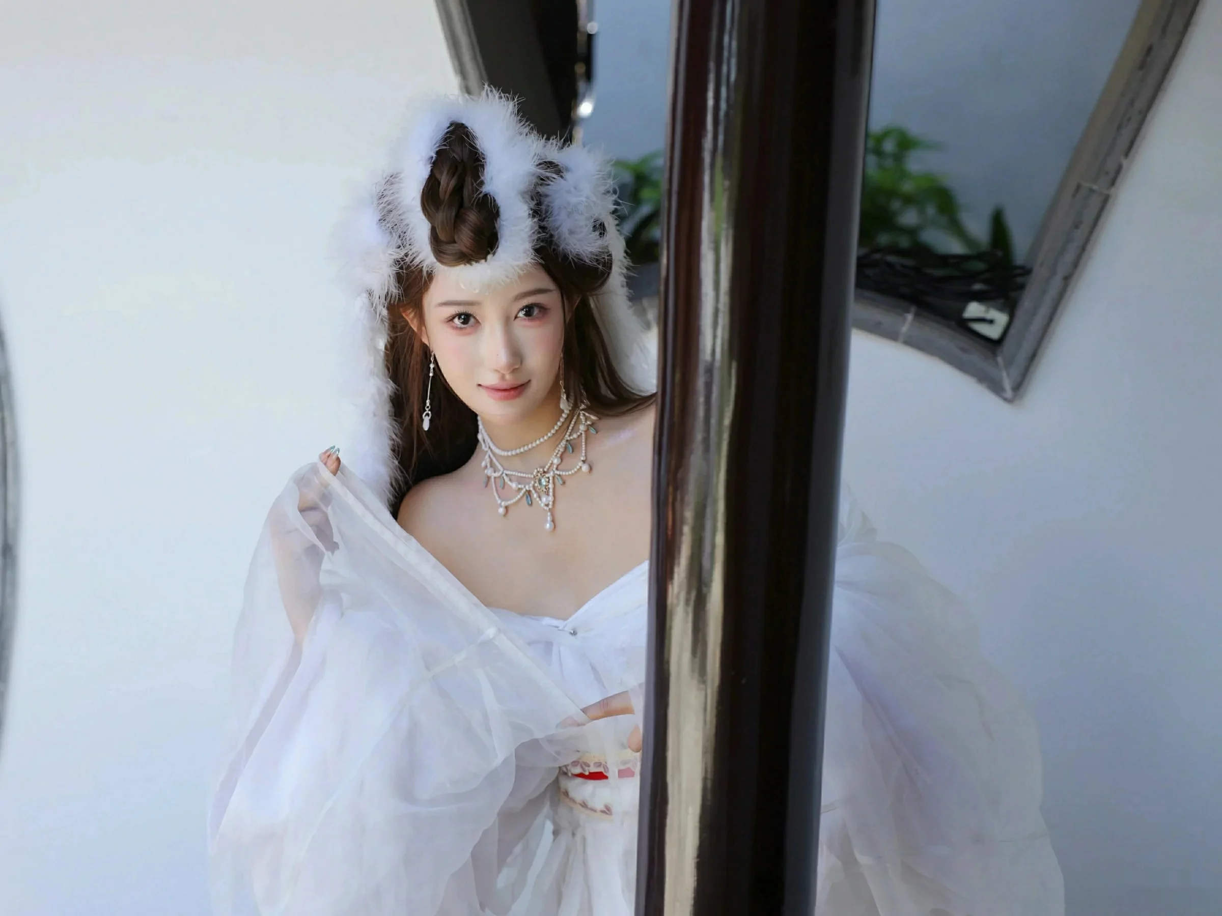   [XiuRen]高清写真图 2025.10.09 No.10843 金允希Yuki 低胸长裙第45张图片