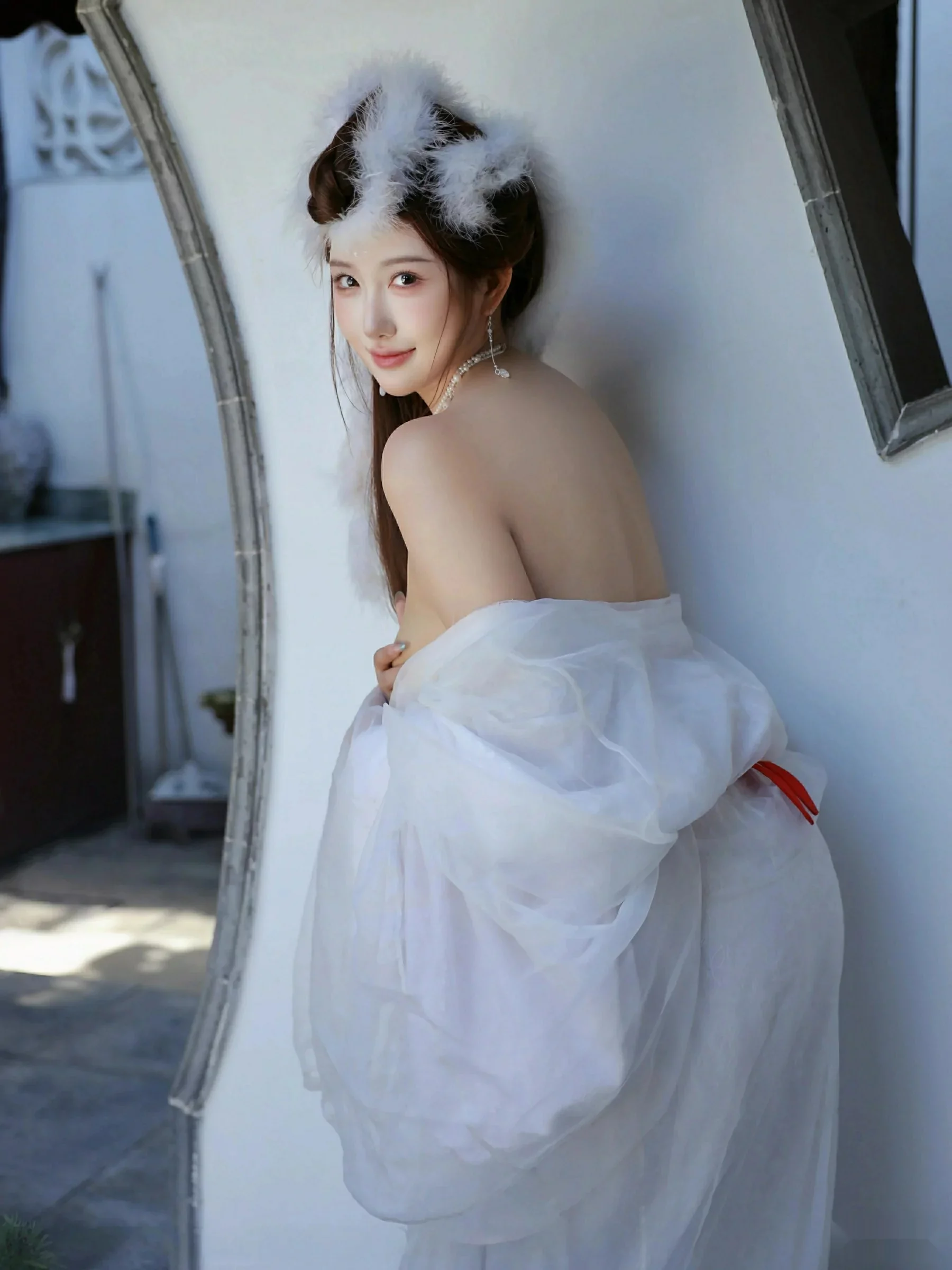   [XiuRen]高清写真图 2025.10.09 No.10843 金允希Yuki 低胸长裙第59张图片
