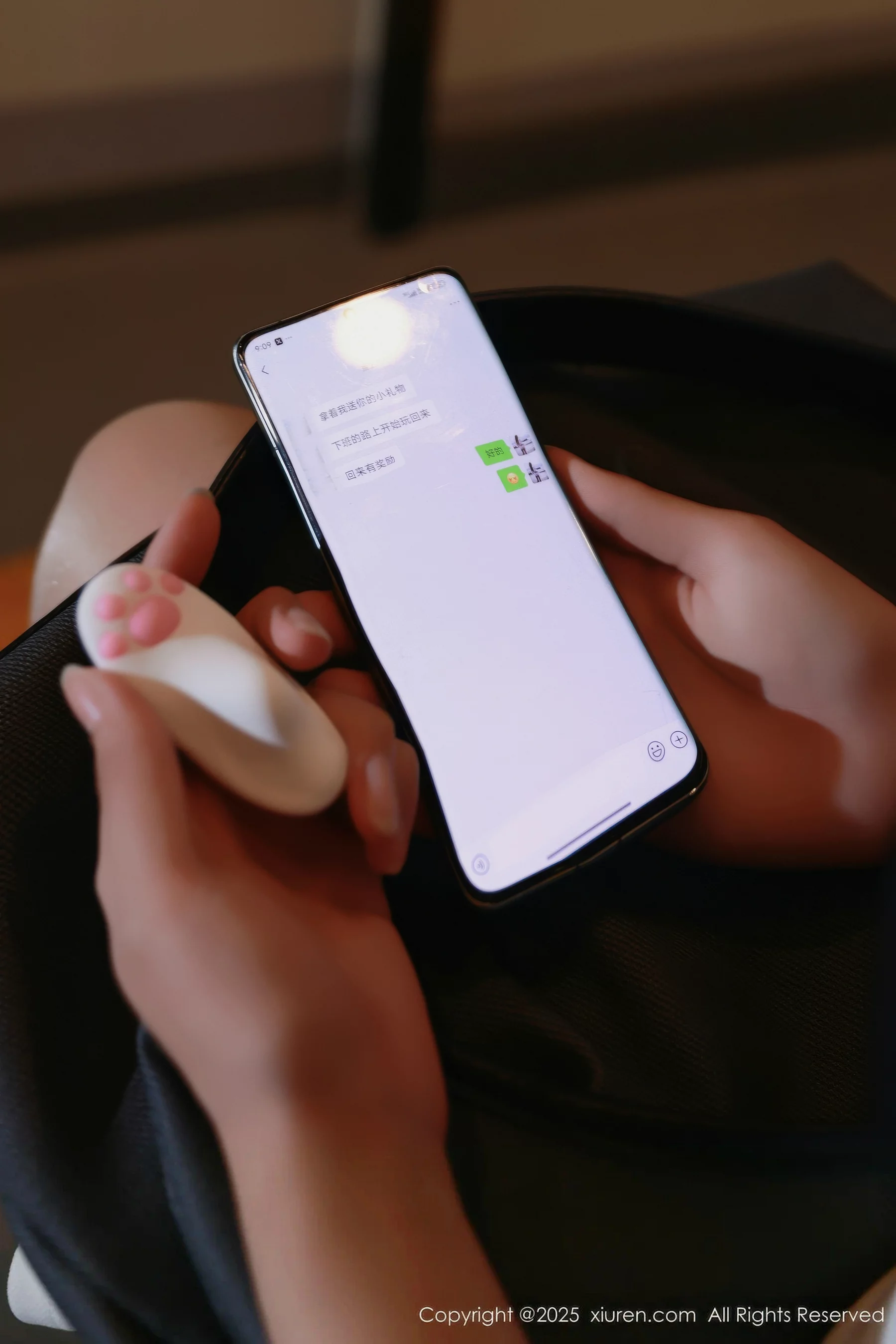   [XiuRen]高清写真图 2025.10.11 No.10856 南乔 白皙皮肤第4张图片