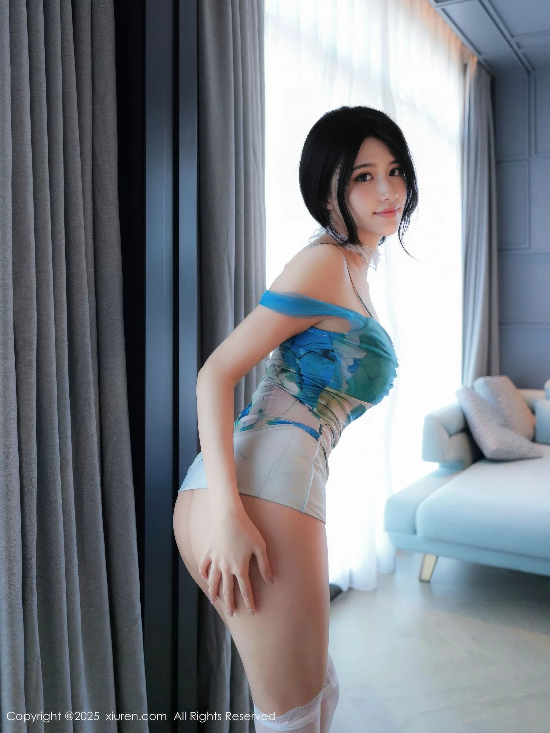   [XiuRen]高清写真图 2025.10.13 No.10859 shelly诗莉吖 白色丝袜第25张图片