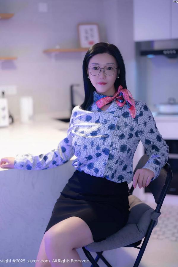   [XiuRen]高清写真图 2025.10.14 No.10866 雅茹老师 OL服饰第5张图片