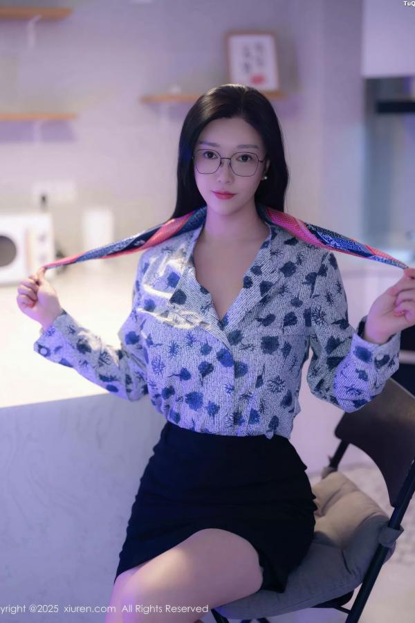   [XiuRen]高清写真图 2025.10.14 No.10866 雅茹老师 OL服饰第9张图片