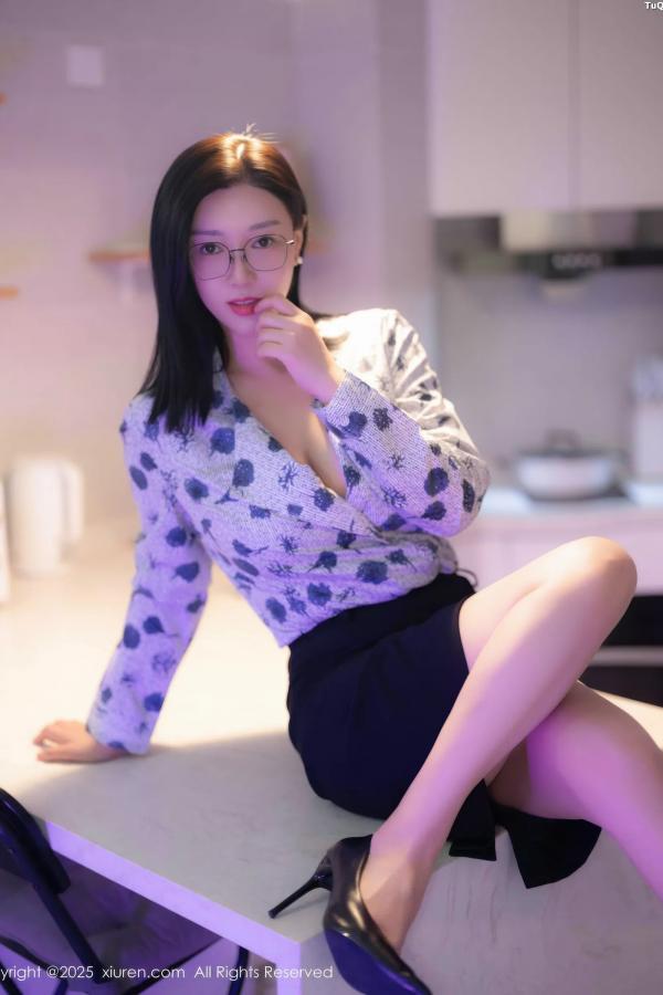   [XiuRen]高清写真图 2025.10.14 No.10866 雅茹老师 OL服饰第31张图片