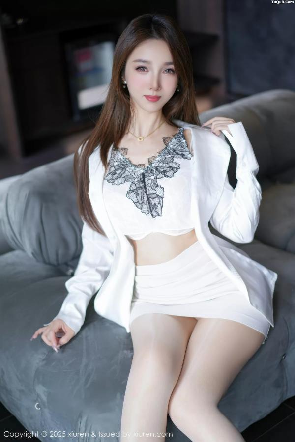   [XiuRen]高清写真图 2025.10.15 No.10872 桃桃·夭夭twins 性感肉丝第8张图片