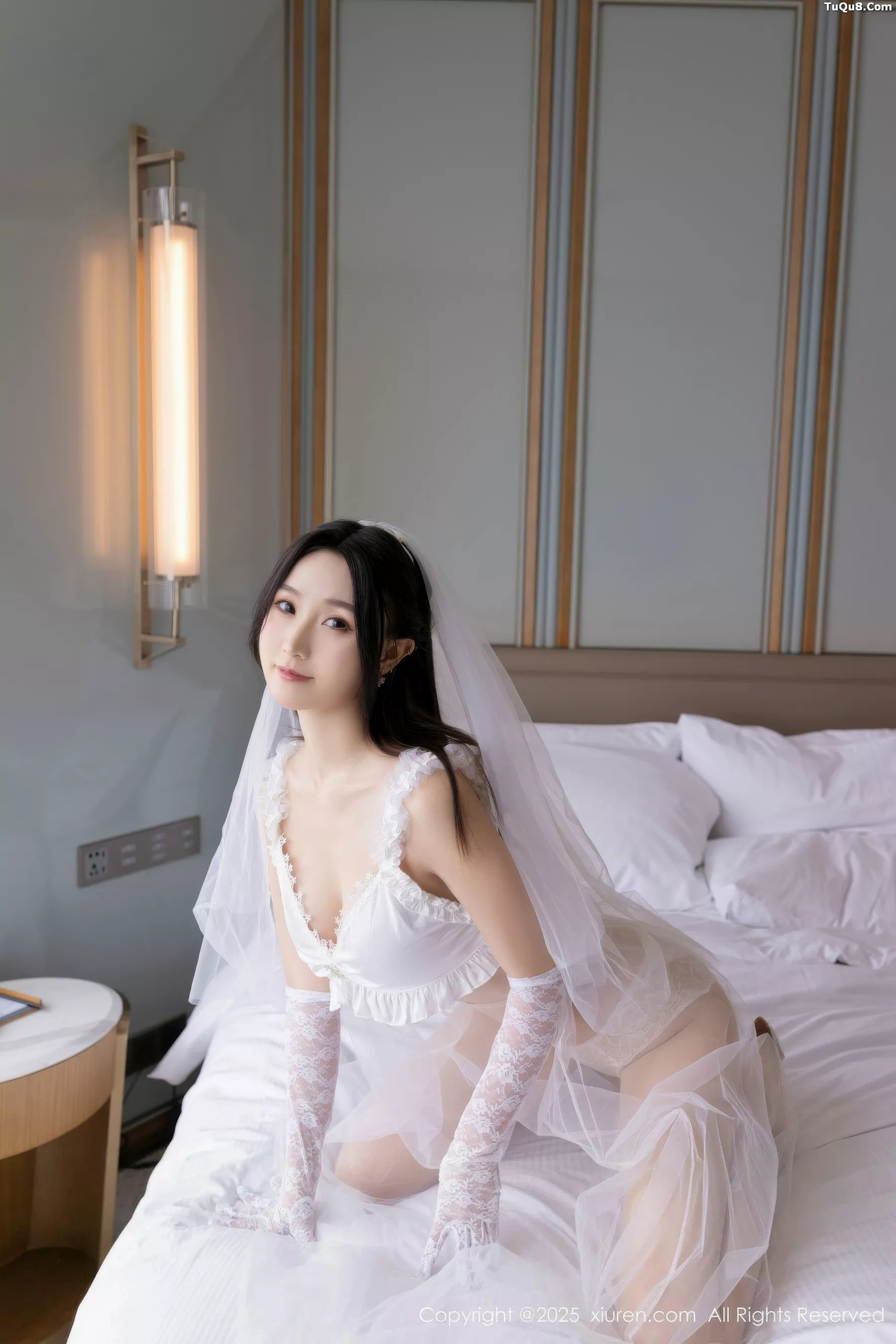   [XiuRen]高清写真图 2025.10.15 No.10871 杏子Yada 轻透白纱第4张图片