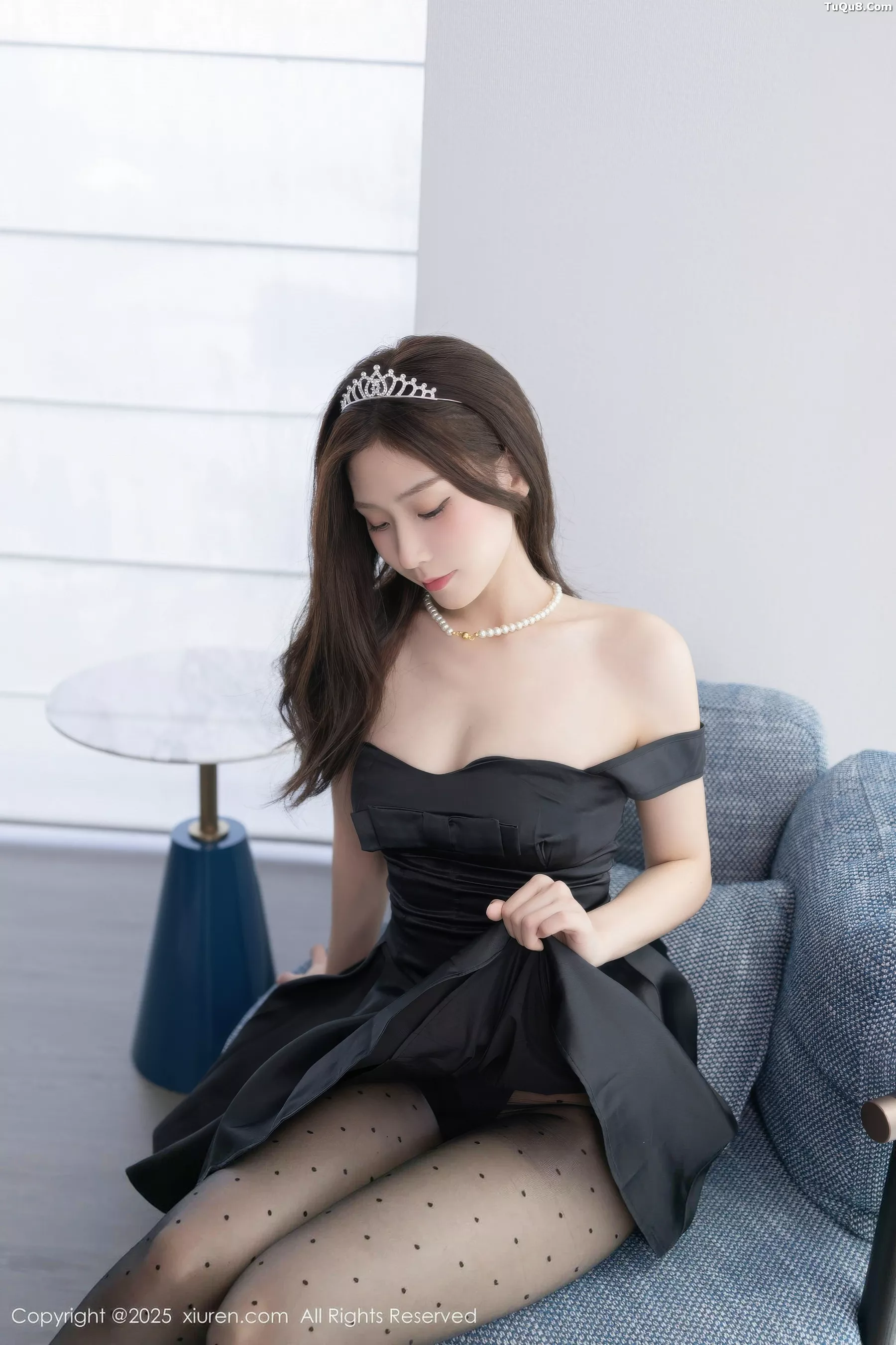   [XiuRen]高清写真图 2025.10.16 No.10878 刘婷婷 黑色性感第17张图片