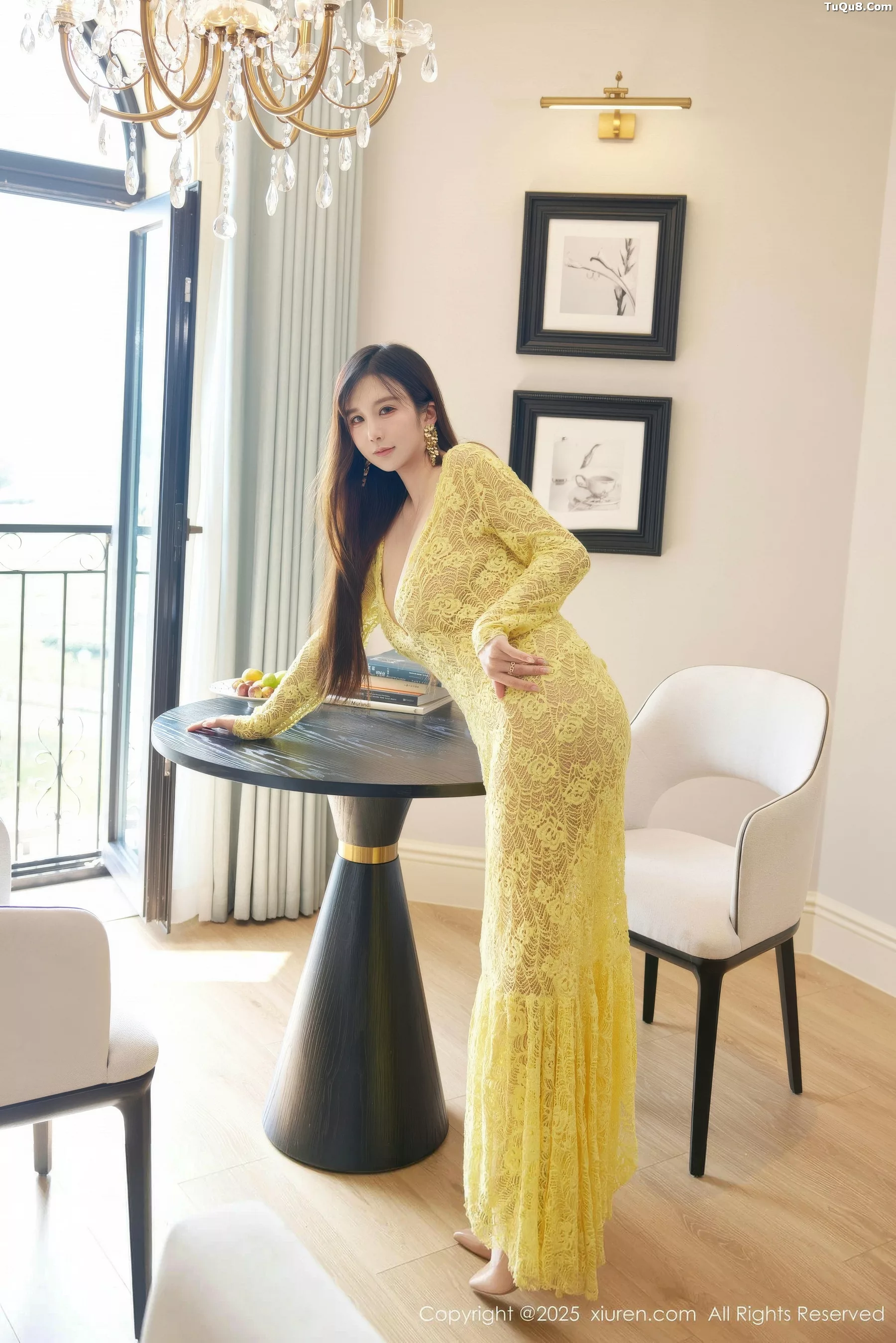   [XiuRen]高清写真图 2025.10.24 No.10909 小肉肉咪 凹凸身材第10张图片