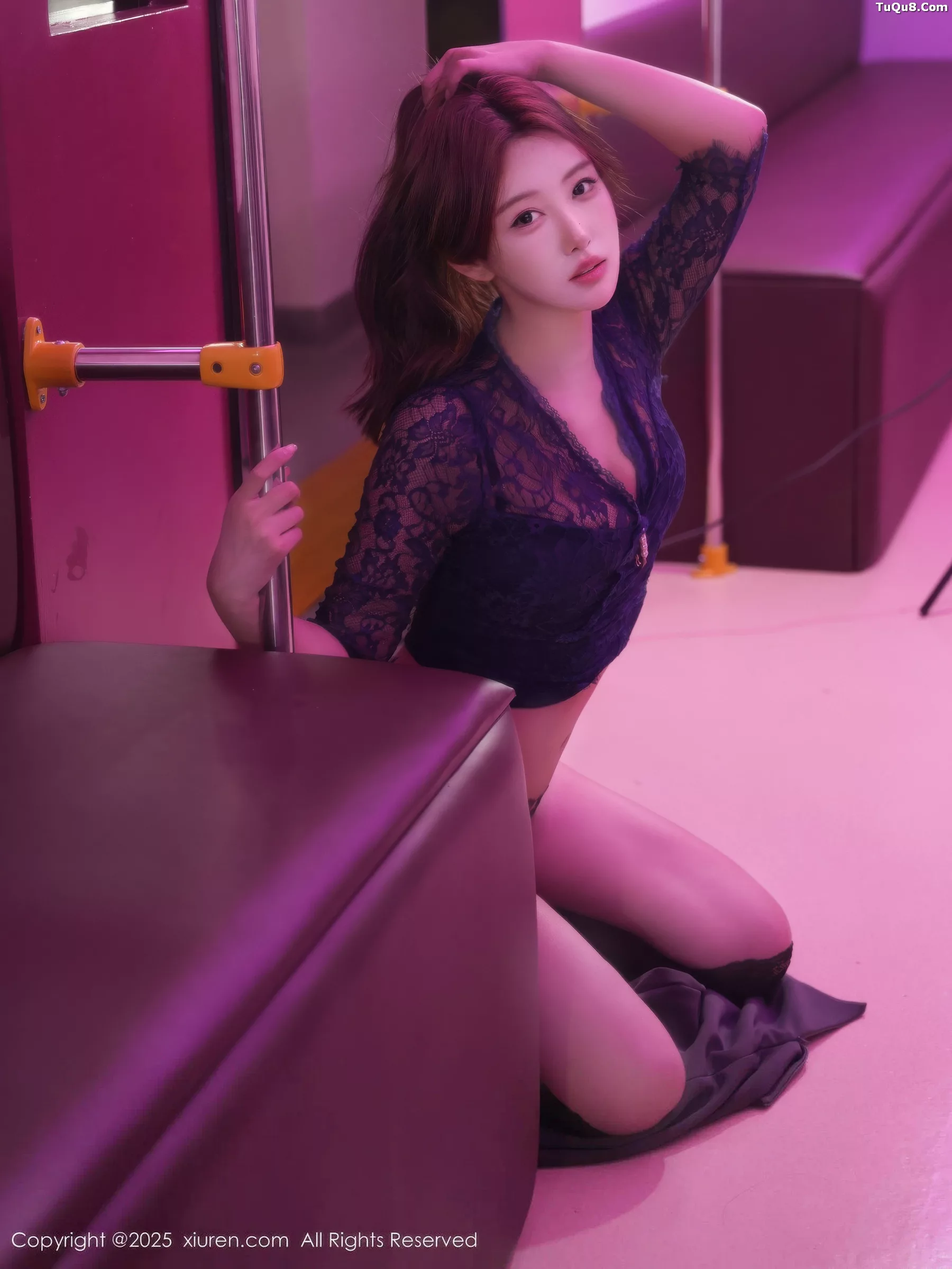   [XiuRen]高清写真图 2025.10.24 No.10910 金允希Yuki 地铁场景第37张图片